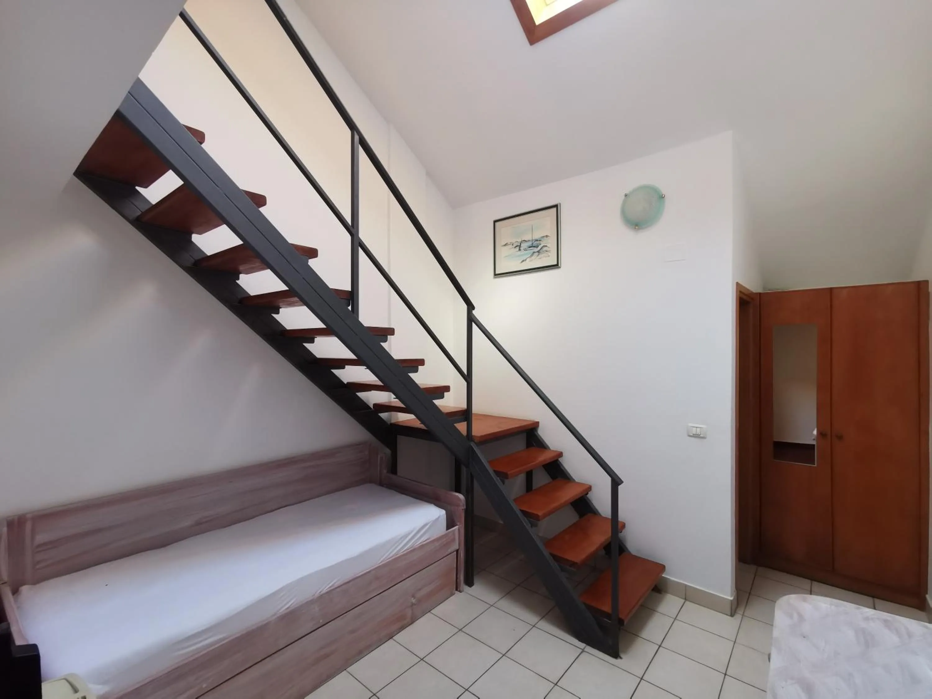 Property building, Bed in Pansion Karoca