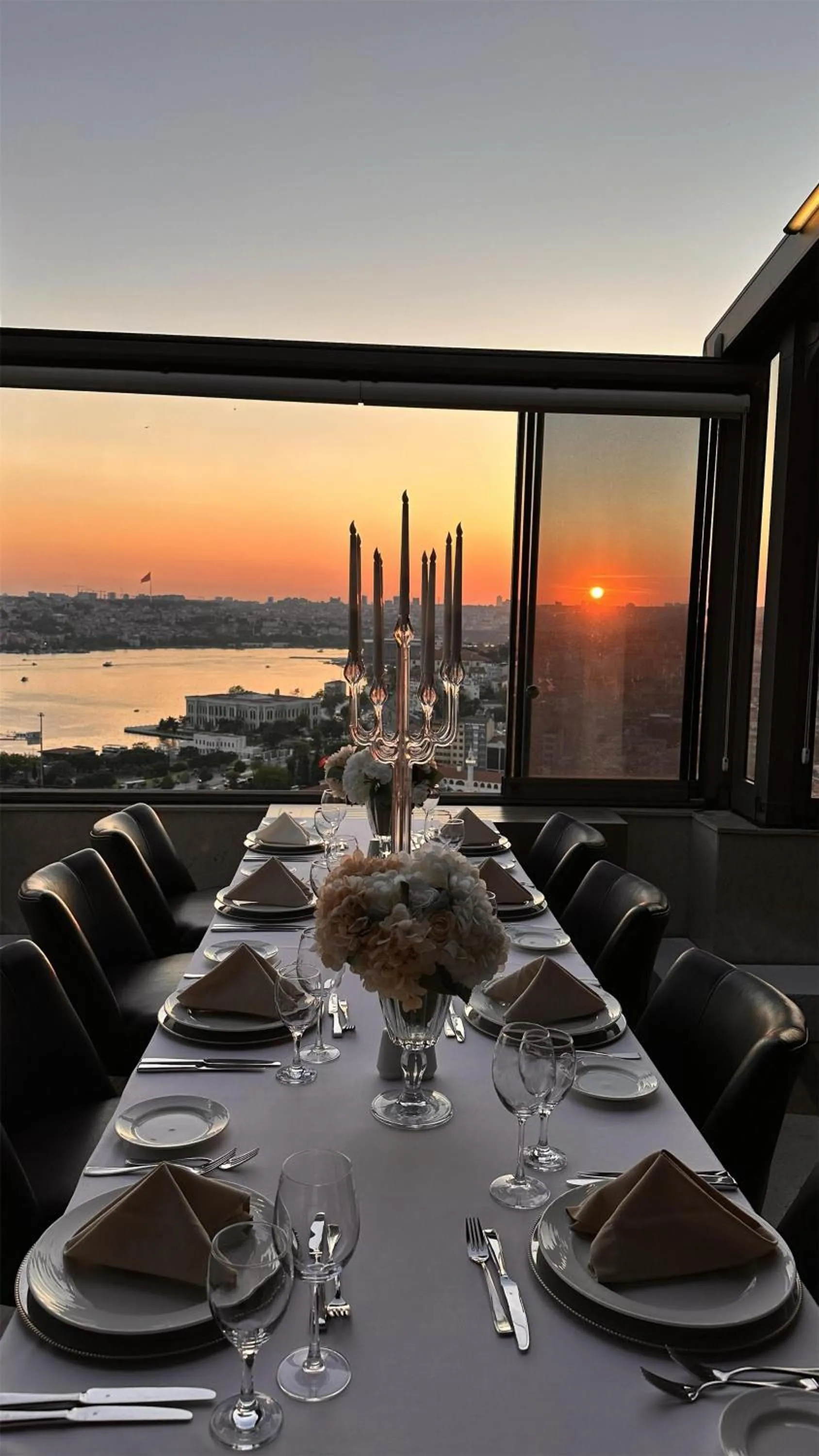 Restaurant/places to eat in Radisson Blu Hotel Istanbul Pera