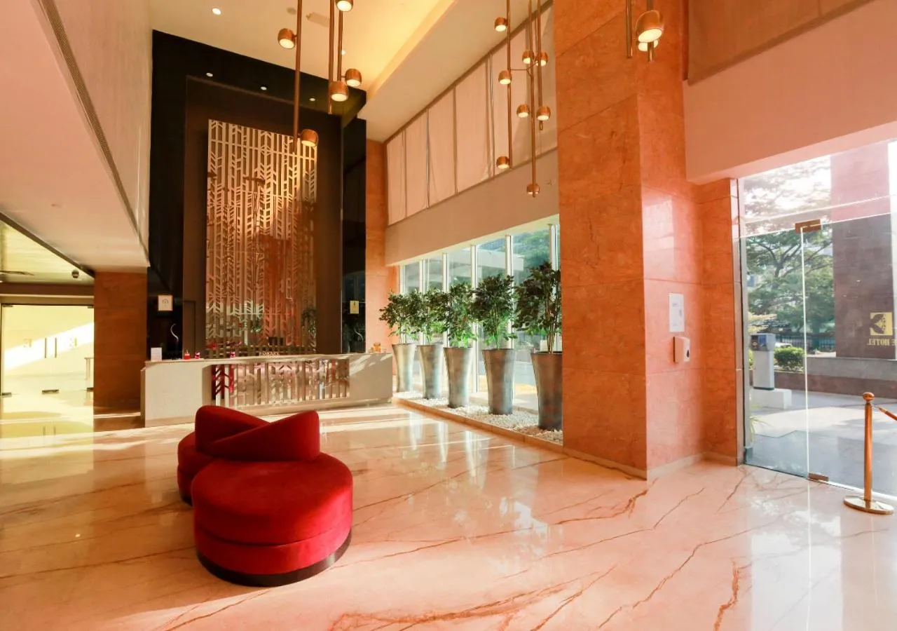 Lobby or reception in E Hotel
