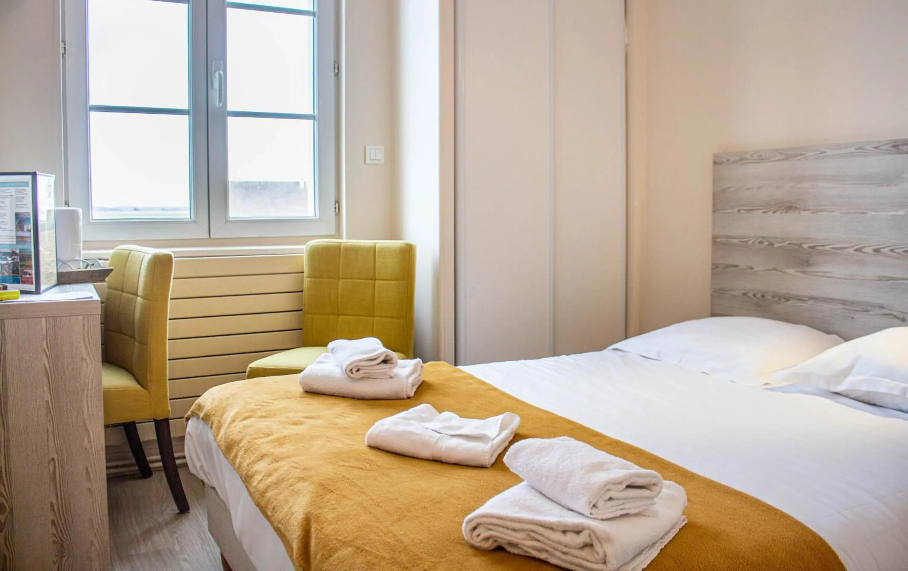 Single Room with Sea View in Hotel du Port et des Bains Single Room with Sea View in Hotel du Port et des Bains