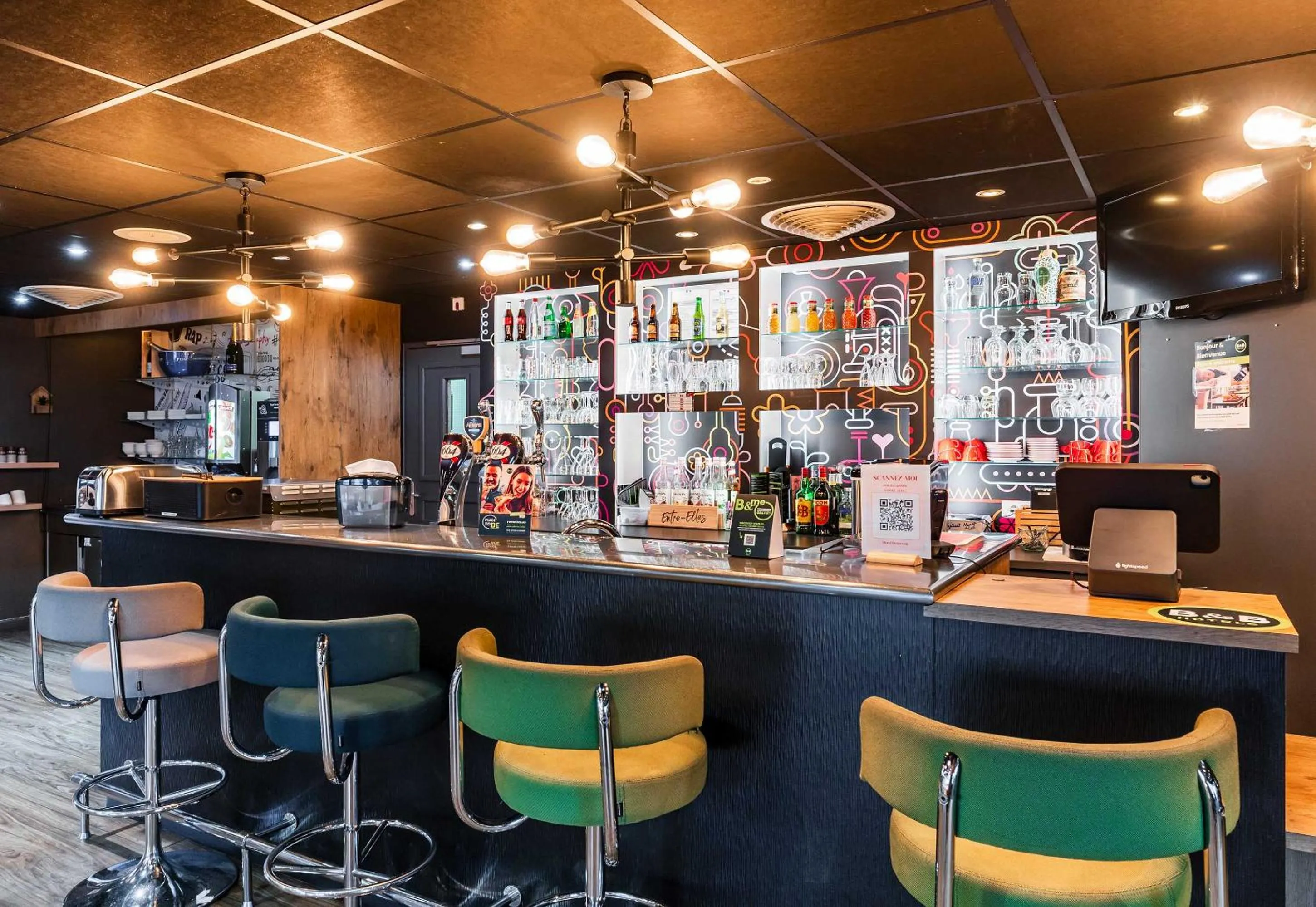 Lounge or bar in B&B HOTEL Thionville Yutz Route du Luxembourg