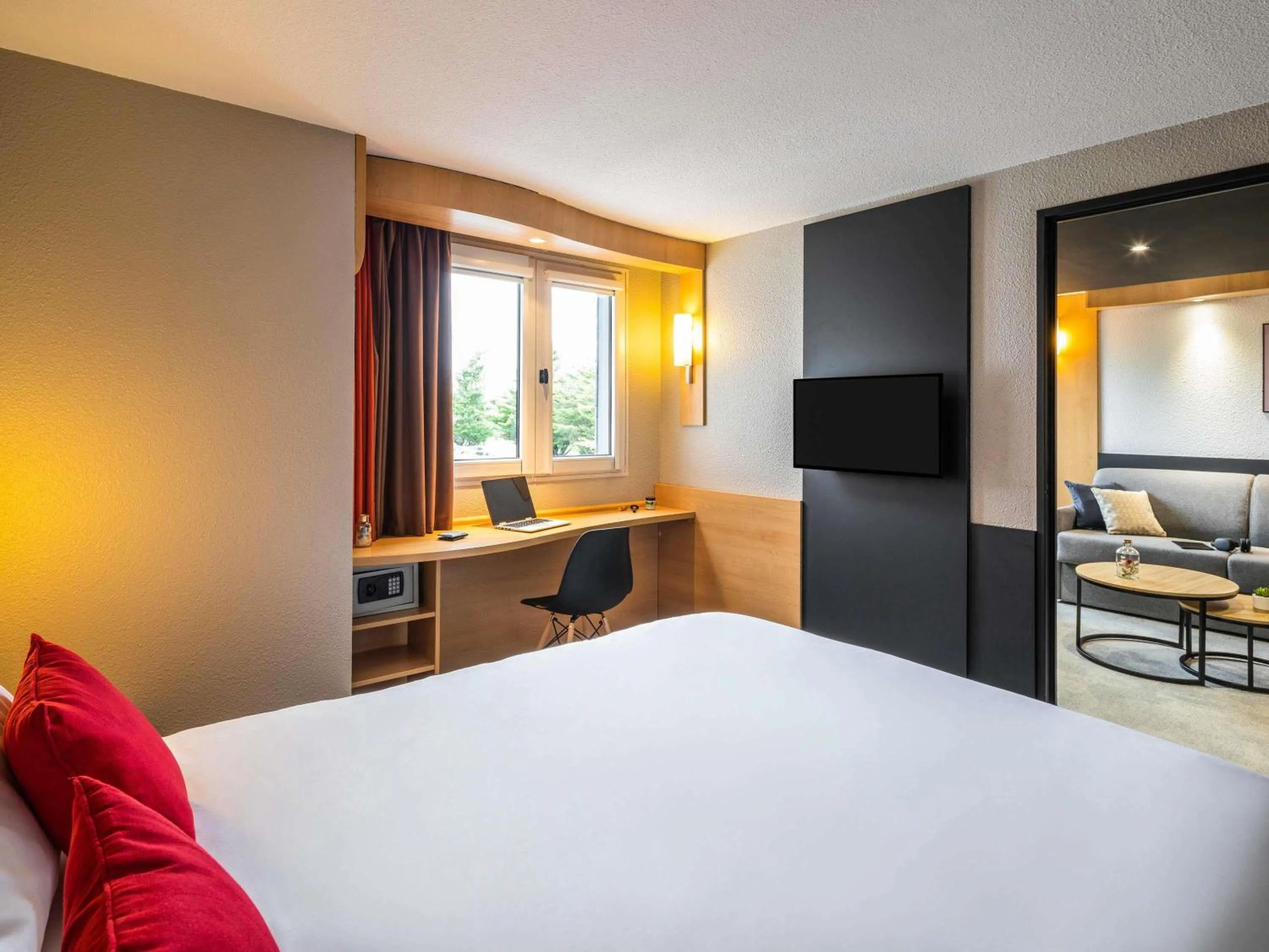 Photo of the whole room, Bed in ibis Saint-Nazaire - Trignac