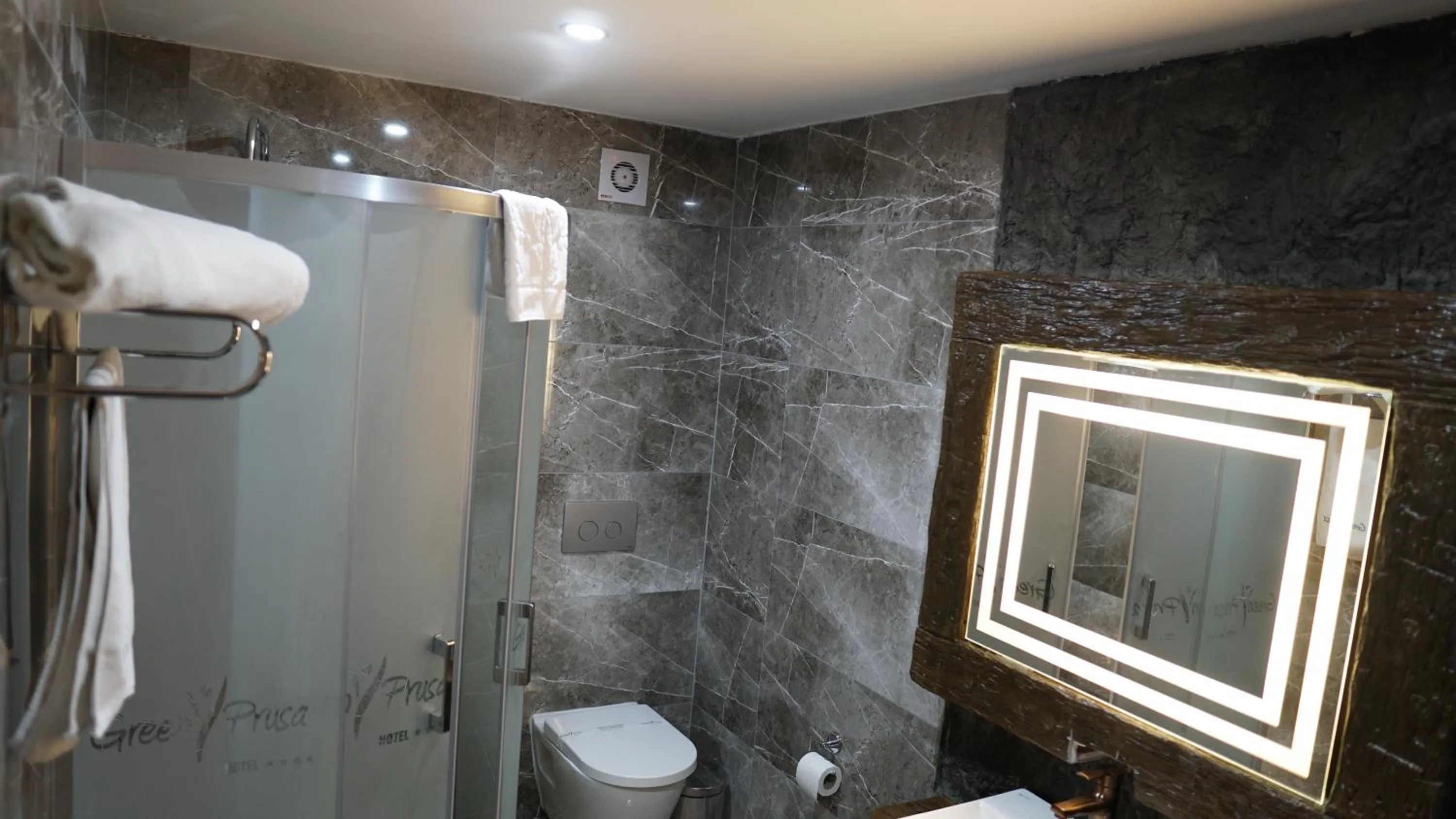 Bathroom in Green Prusa Hotel