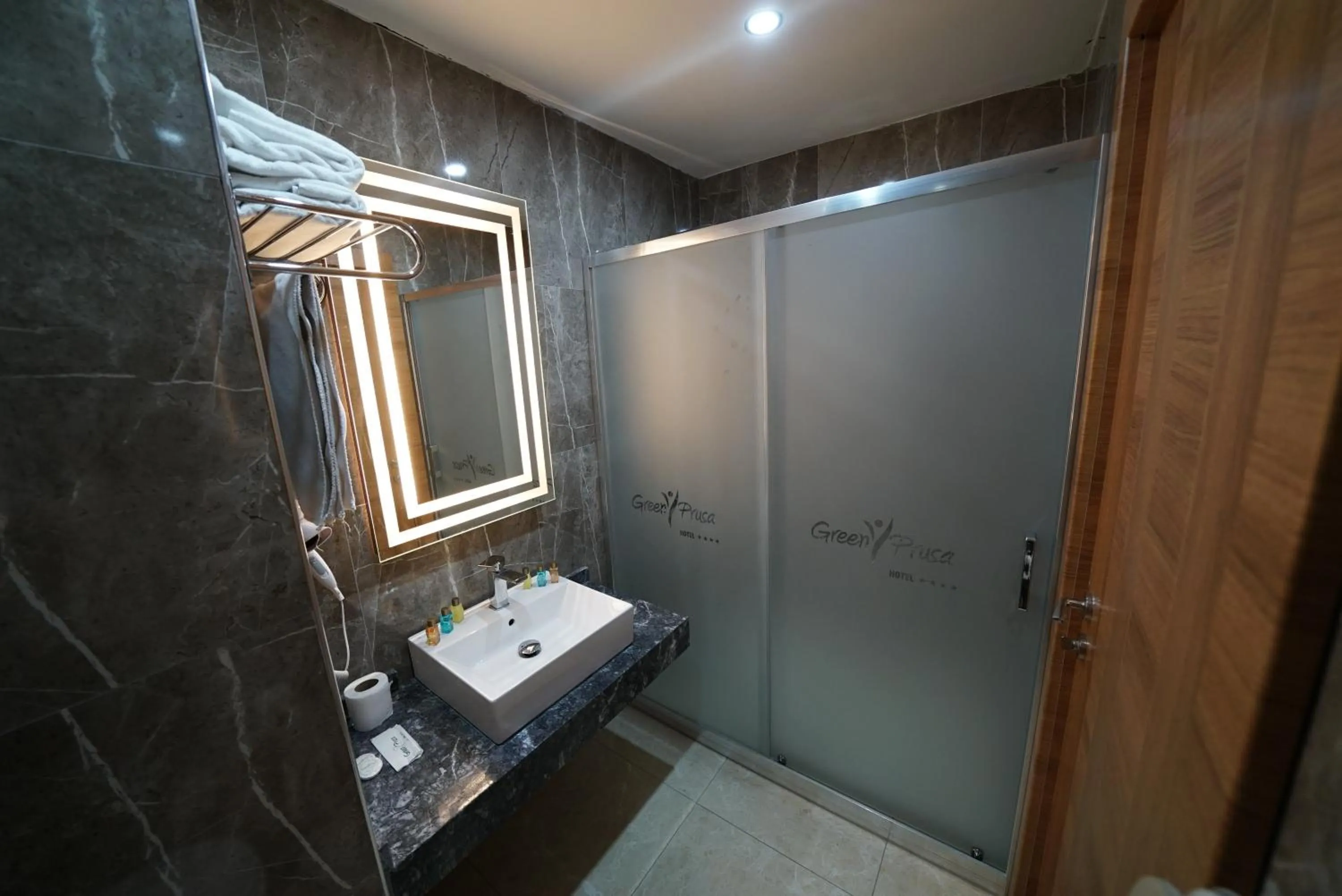 Bathroom in Green Prusa Hotel