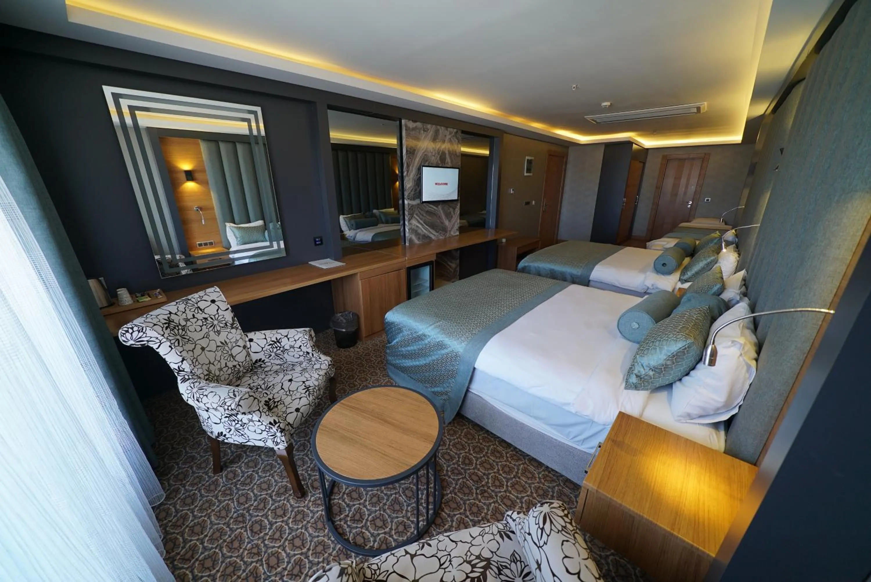 TV and multimedia, Bed in Green Prusa Hotel