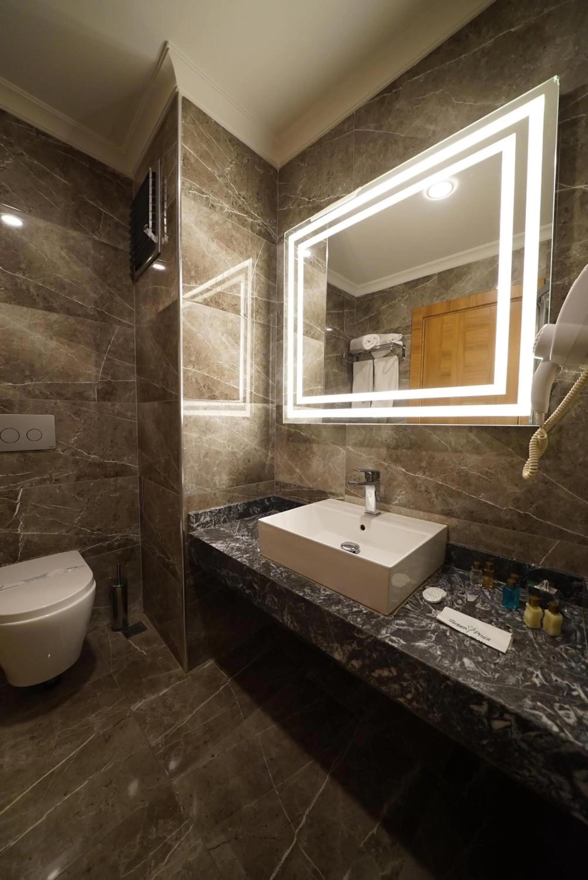 Bathroom in Green Prusa Hotel