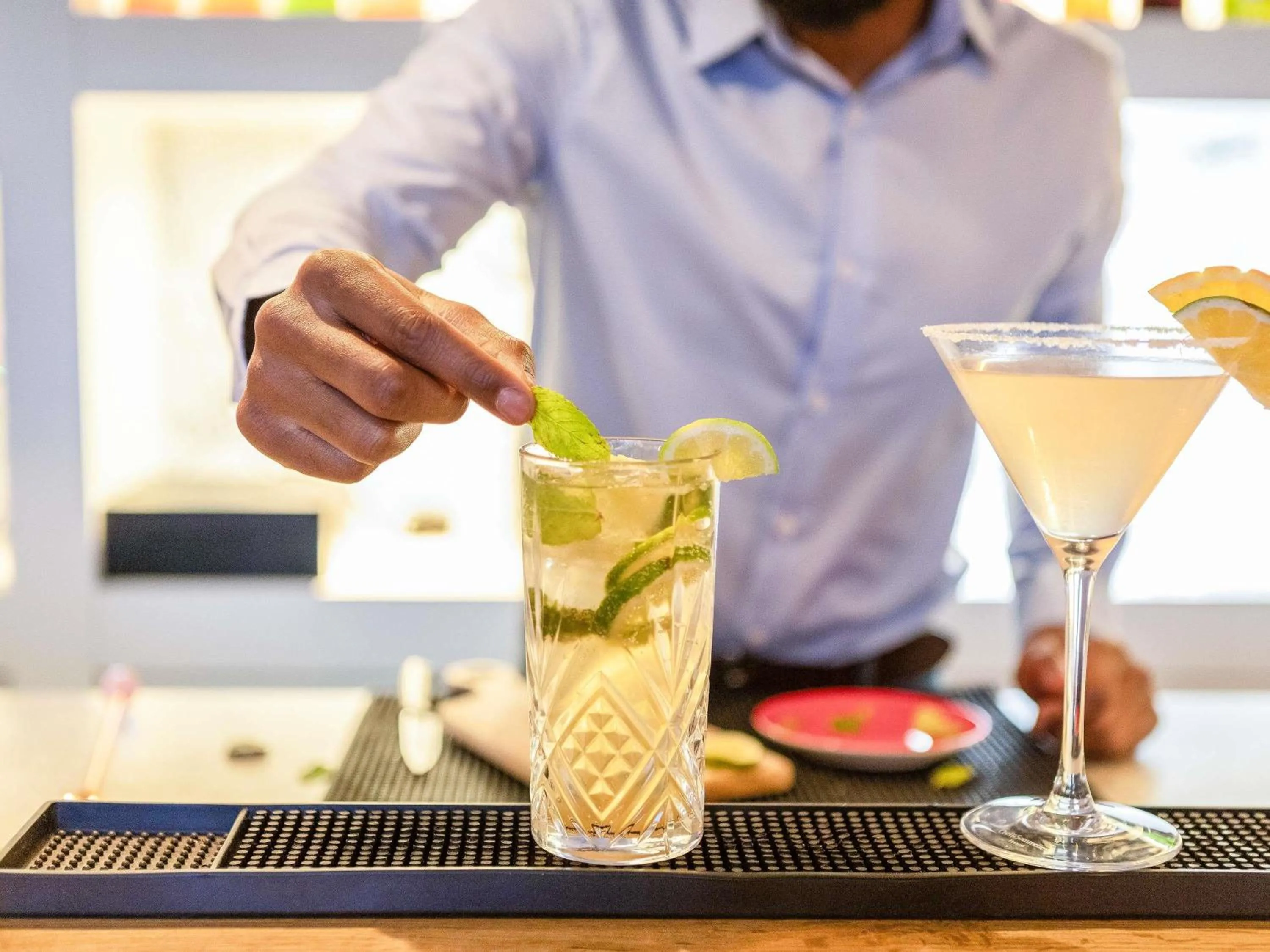 Lounge or bar in ibis Chalons en Champagne