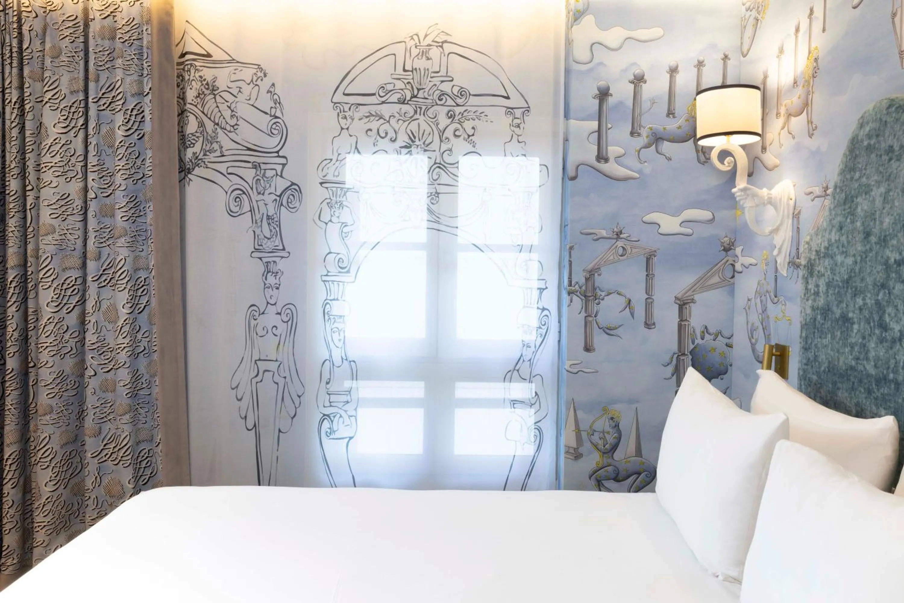 Bedroom, Bed in Hôtel Le Magnifique Ex Hôtel Le M