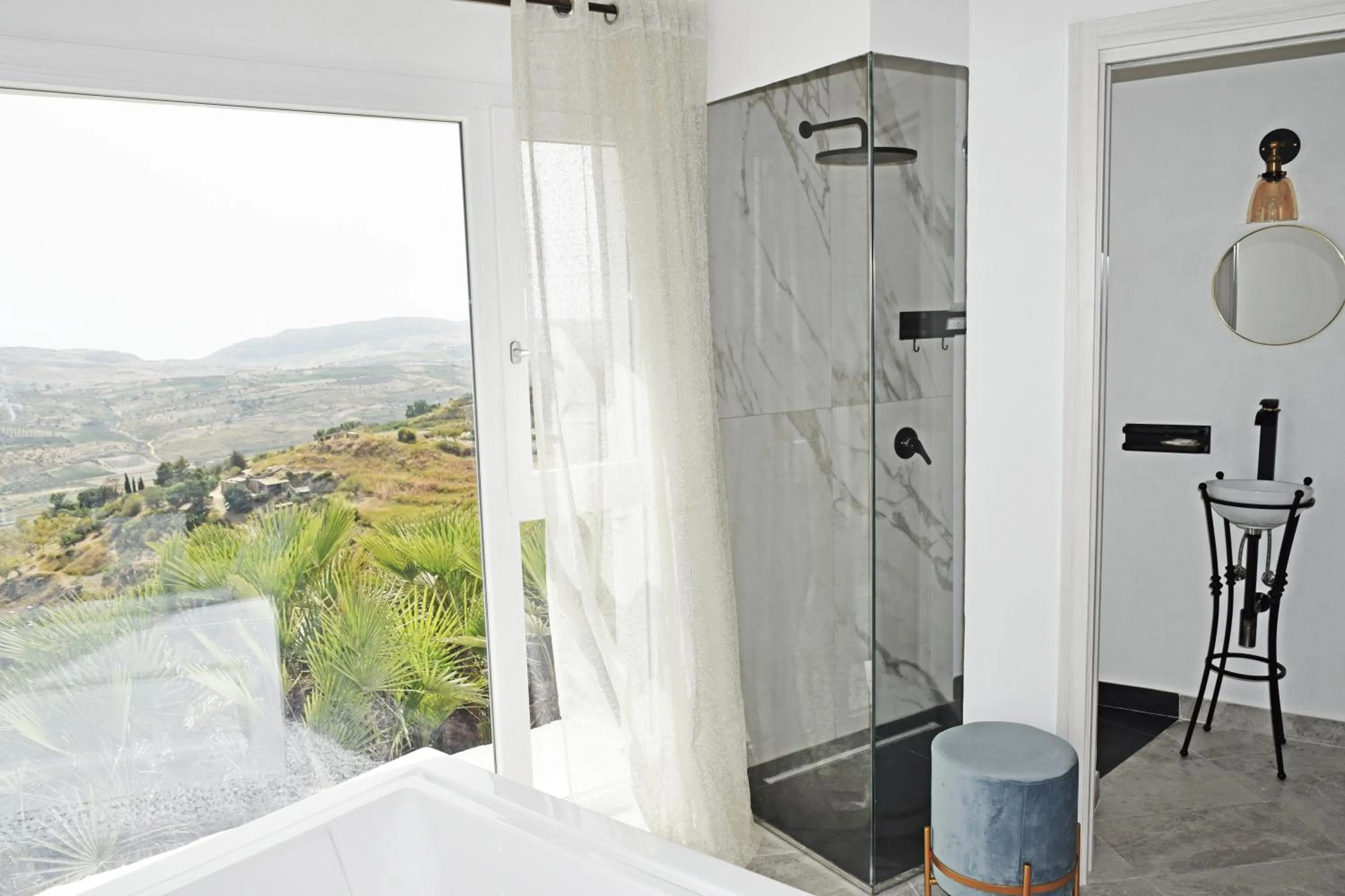 Mountain view in Antico Borgo dei Templi