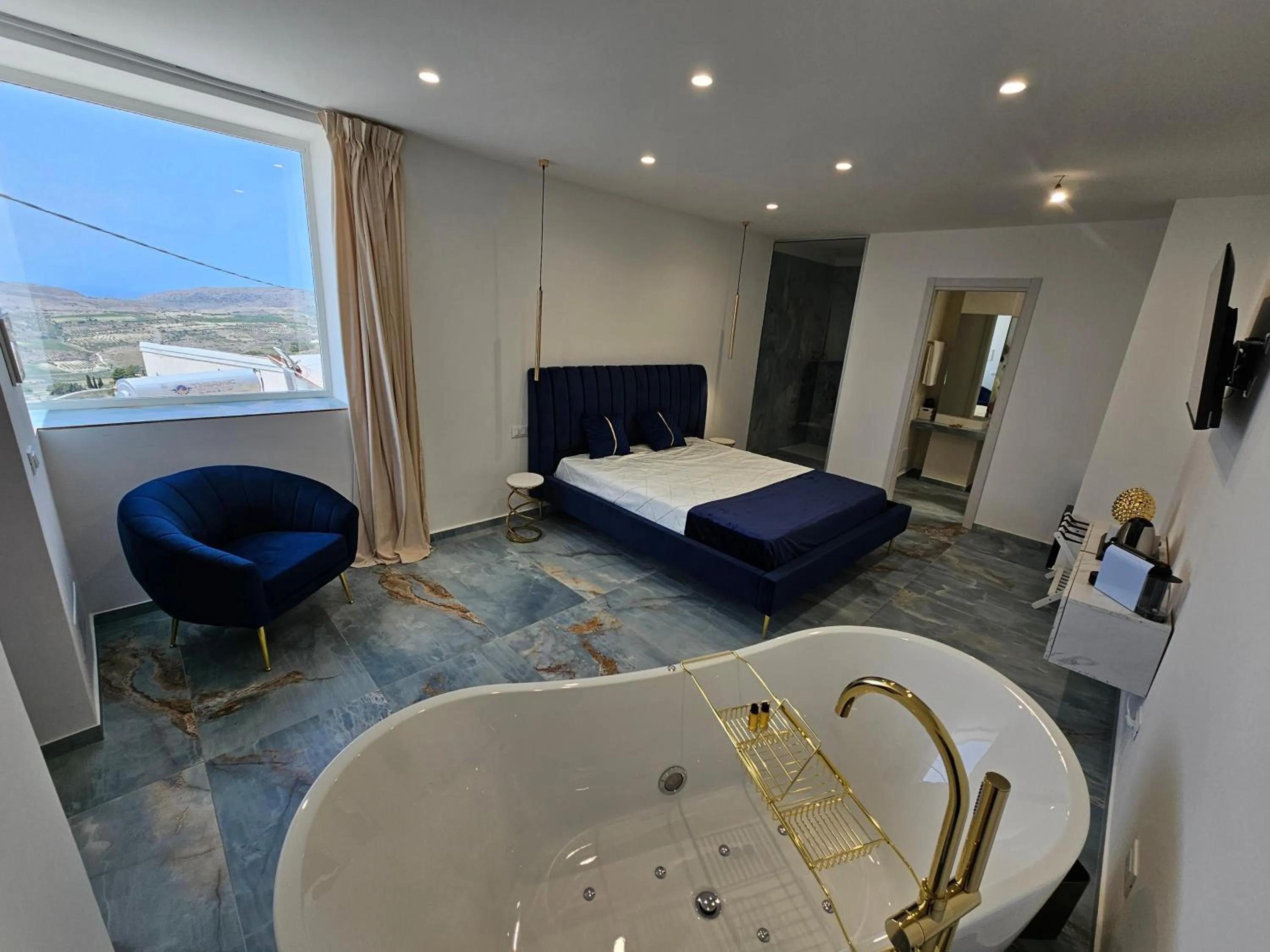 Queen Room with Spa Bath in Antico Borgo dei Templi