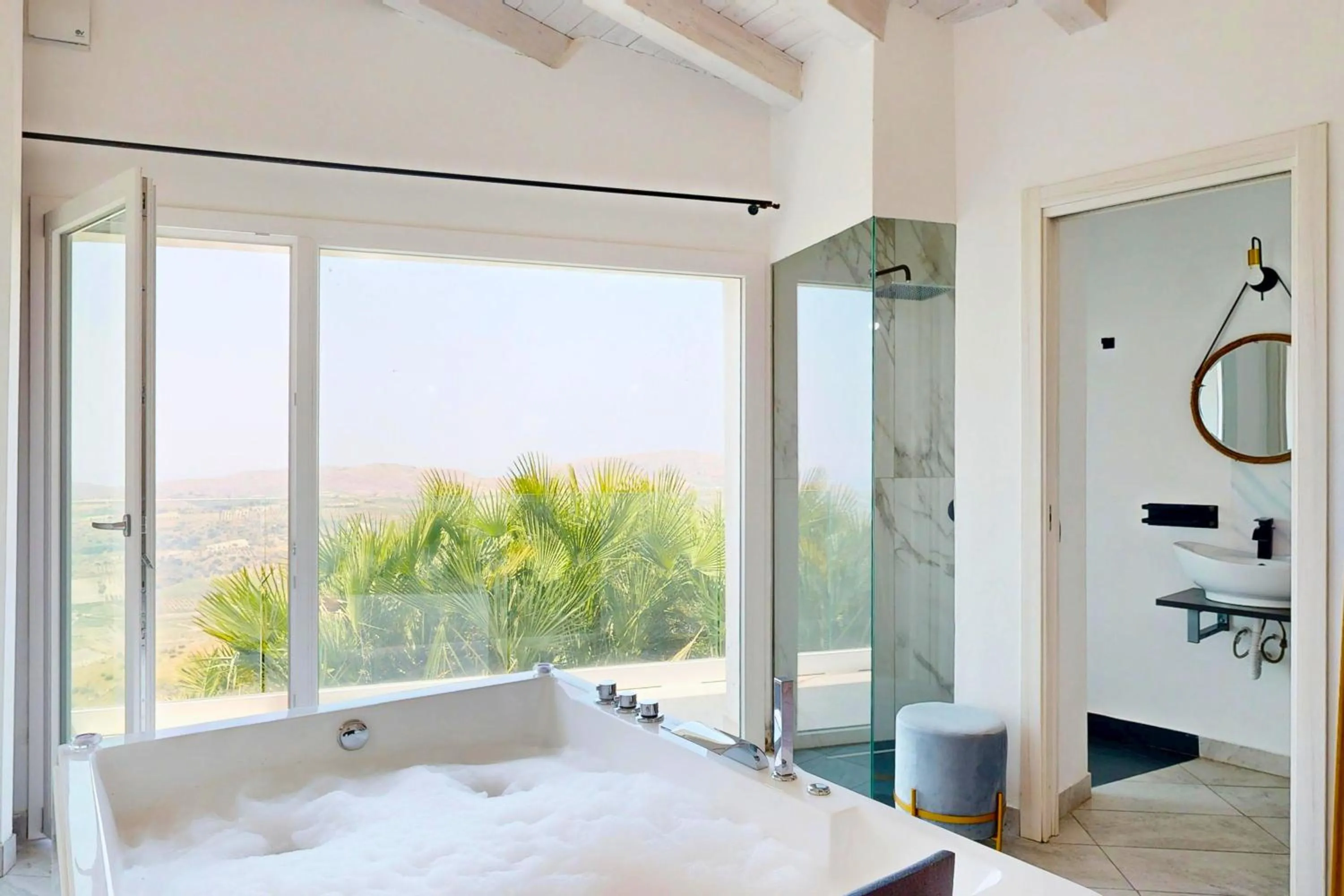 Hot Tub in Antico Borgo dei Templi