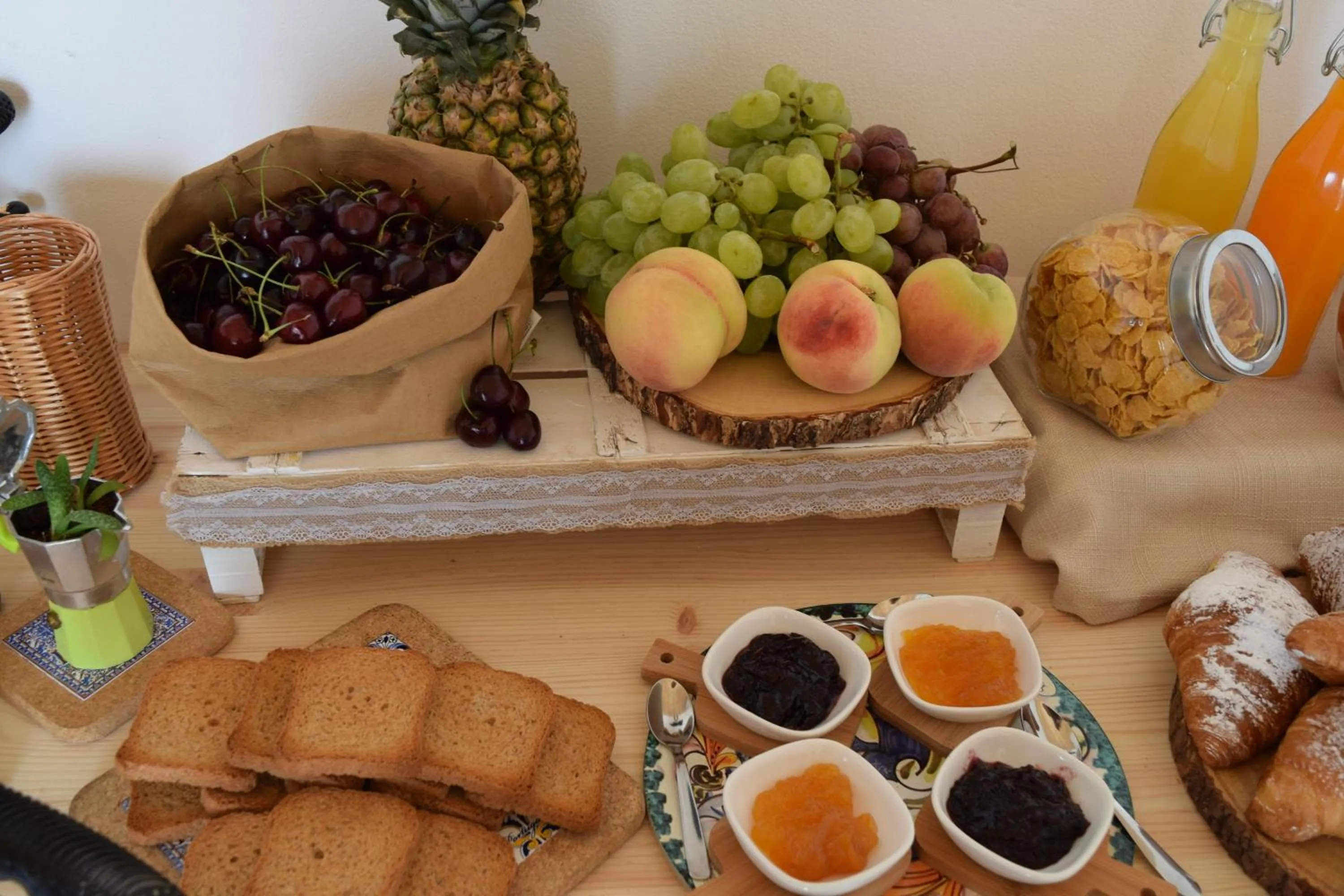 Food and drinks in Antico Borgo dei Templi