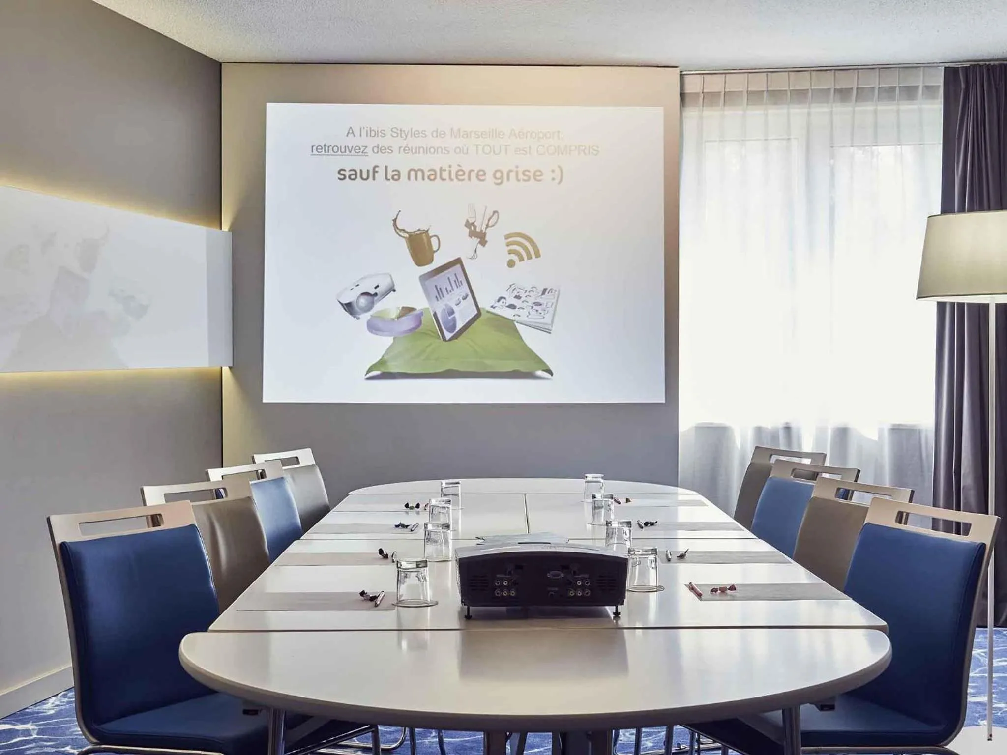 Meeting/conference room in ibis Styles Marseille Aéroport