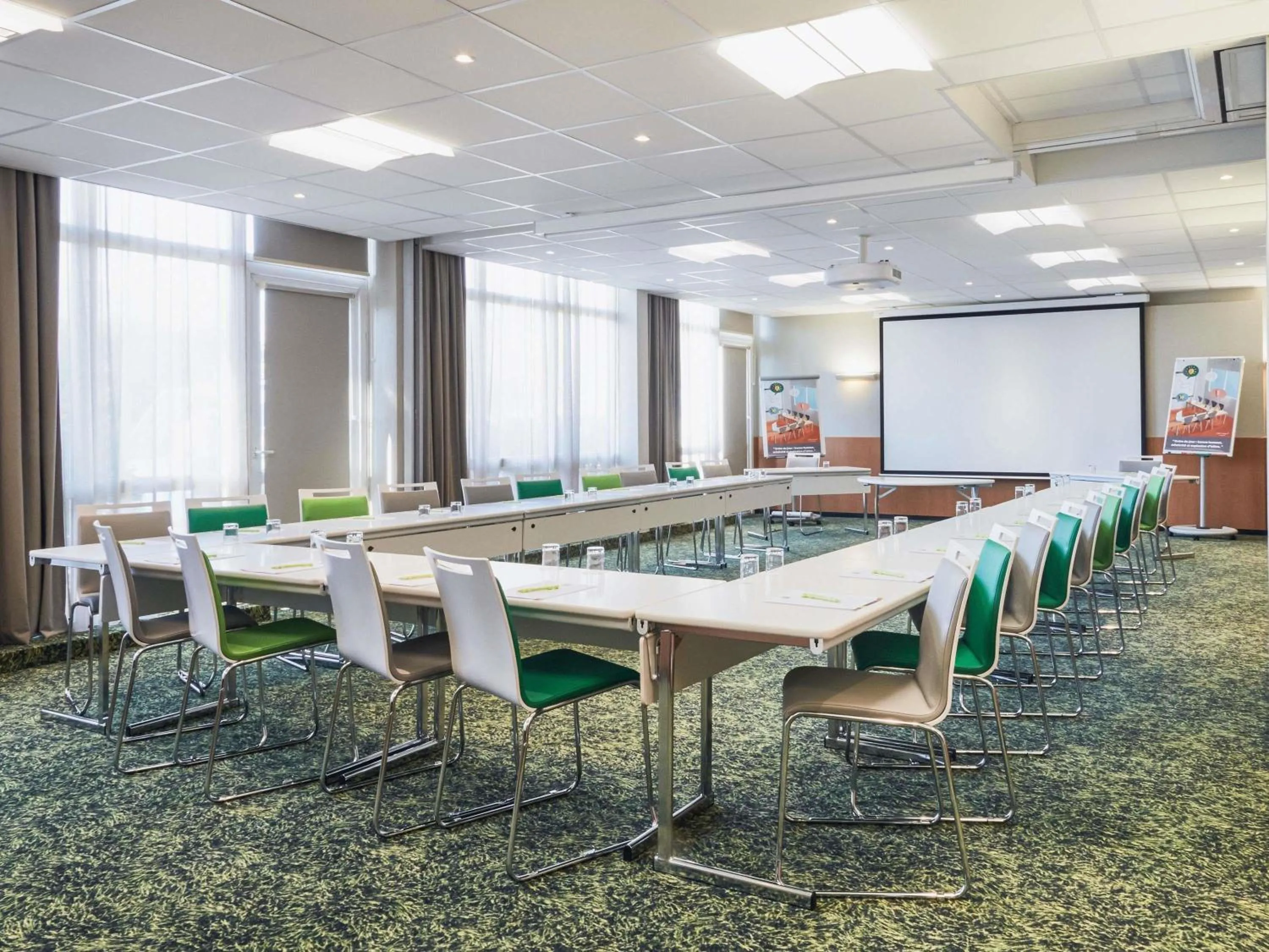 Meeting/conference room in ibis Styles Marseille Aéroport
