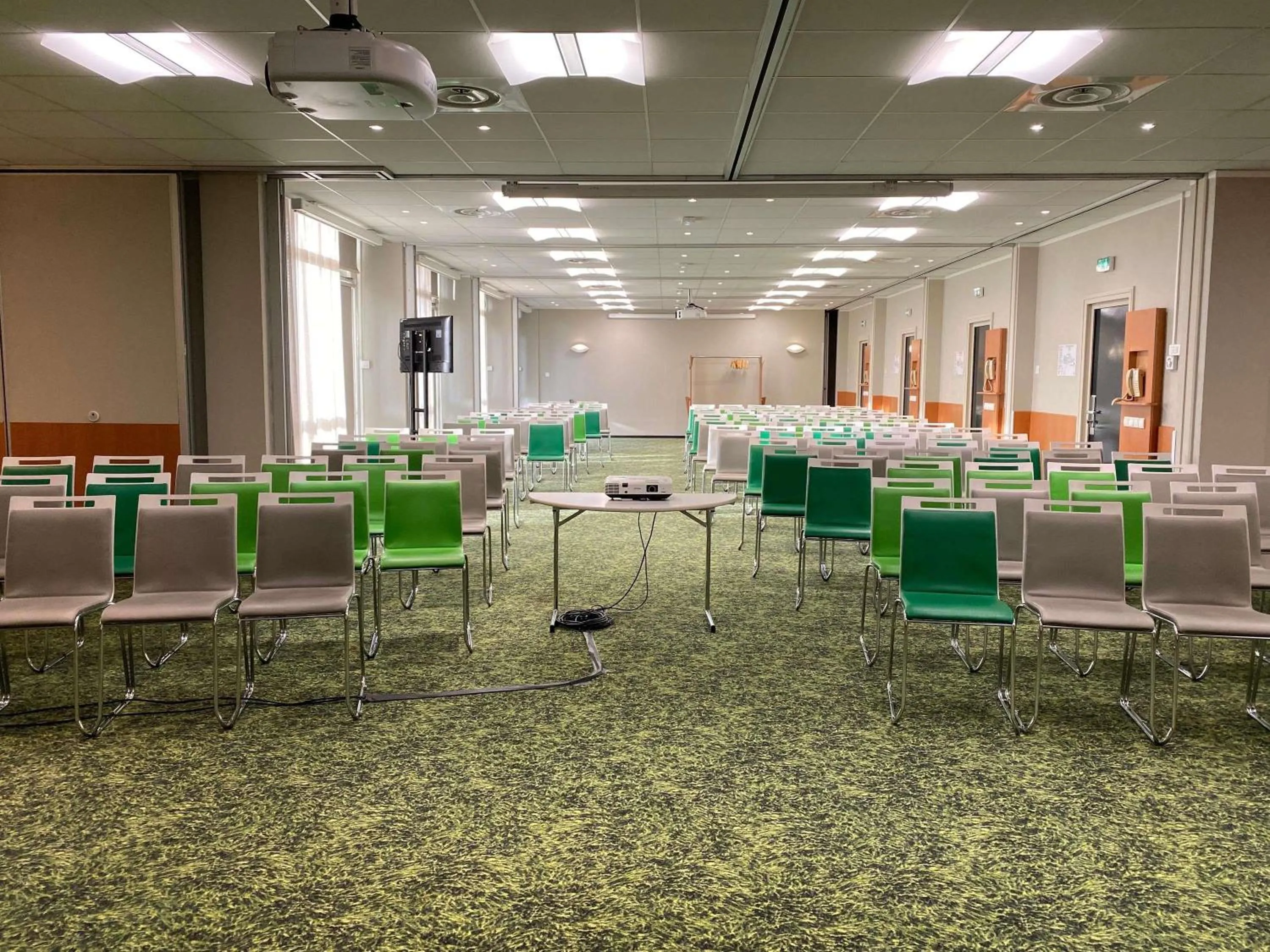 Meeting/conference room in ibis Styles Marseille Aéroport