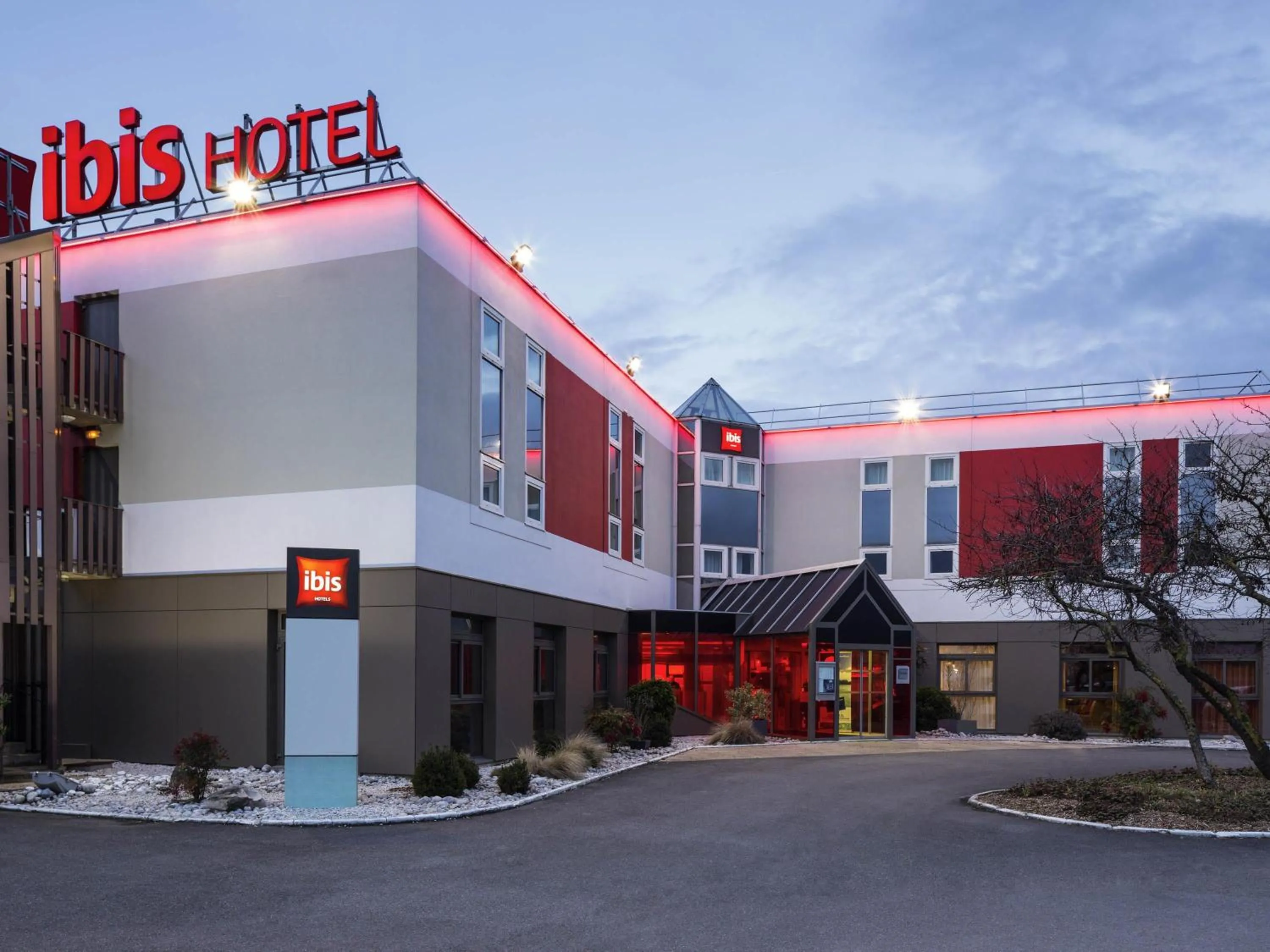 Property building in ibis Aulnay Paris Nord Expo