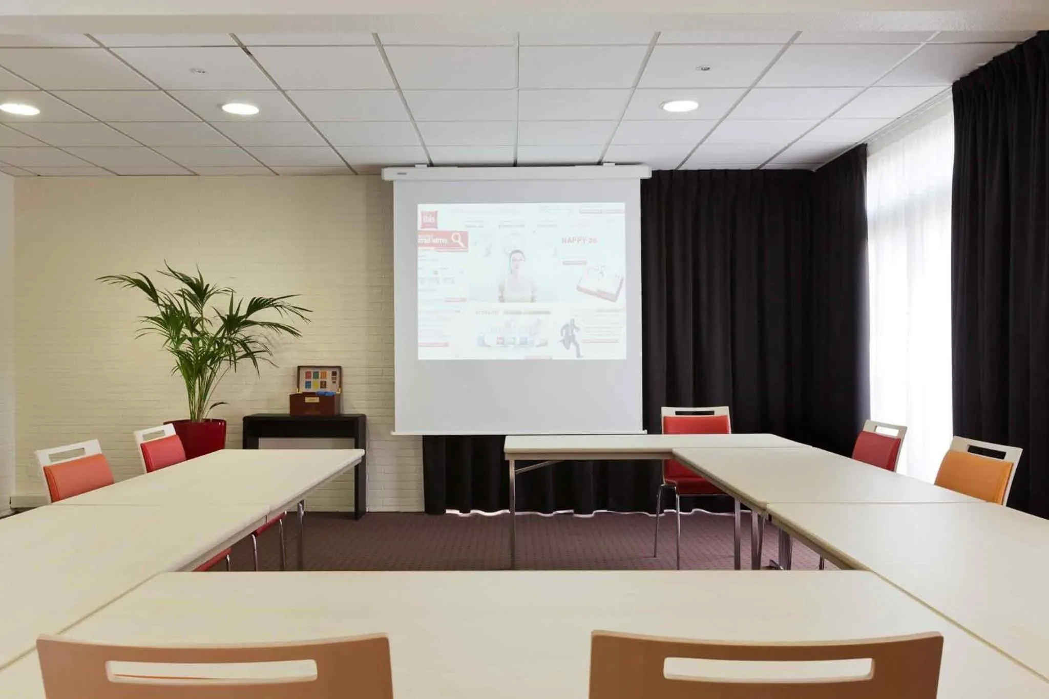 Meeting/conference room in ibis Aulnay Paris Nord Expo