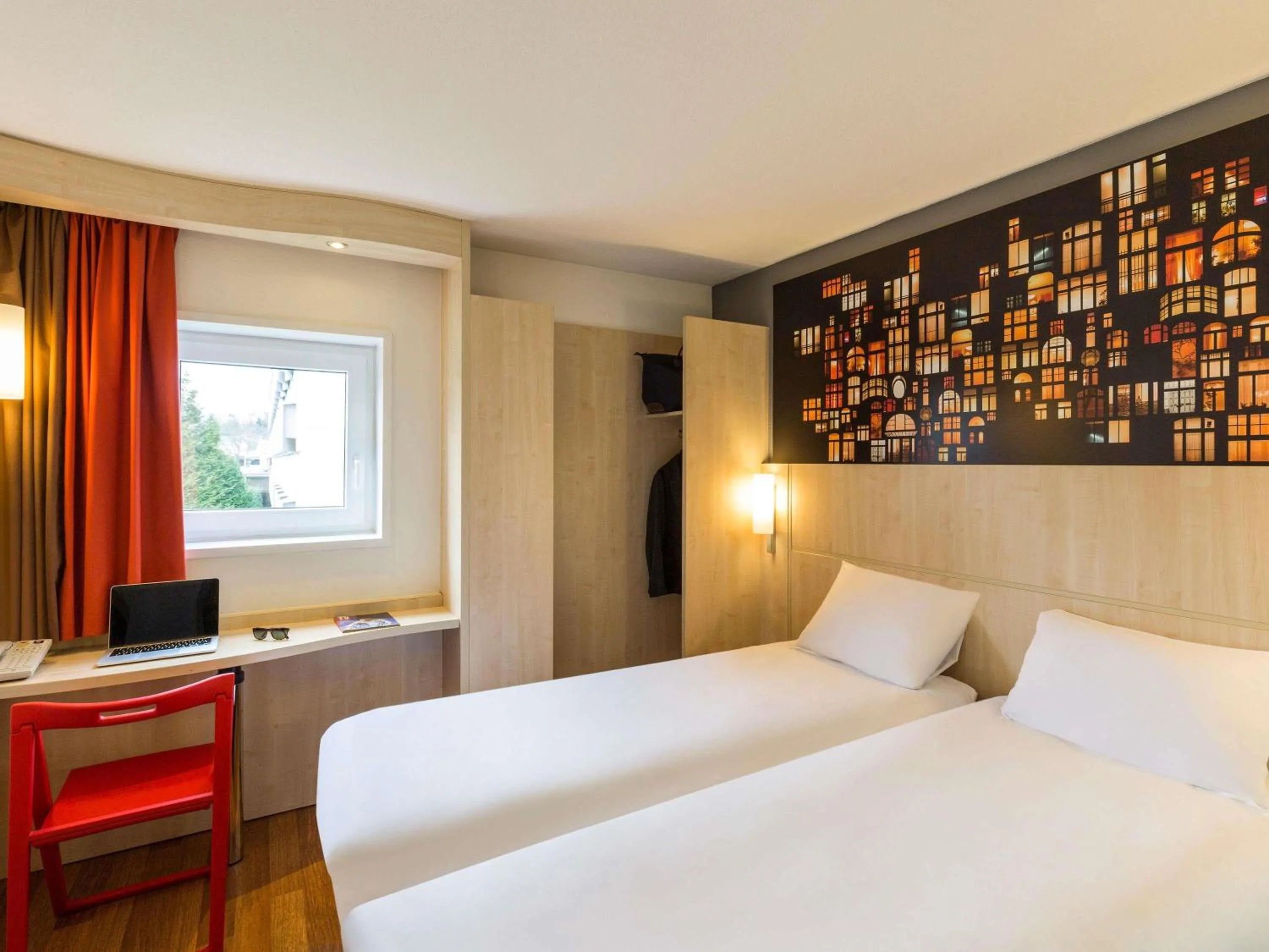 Bedroom, Bed in ibis Aulnay Paris Nord Expo