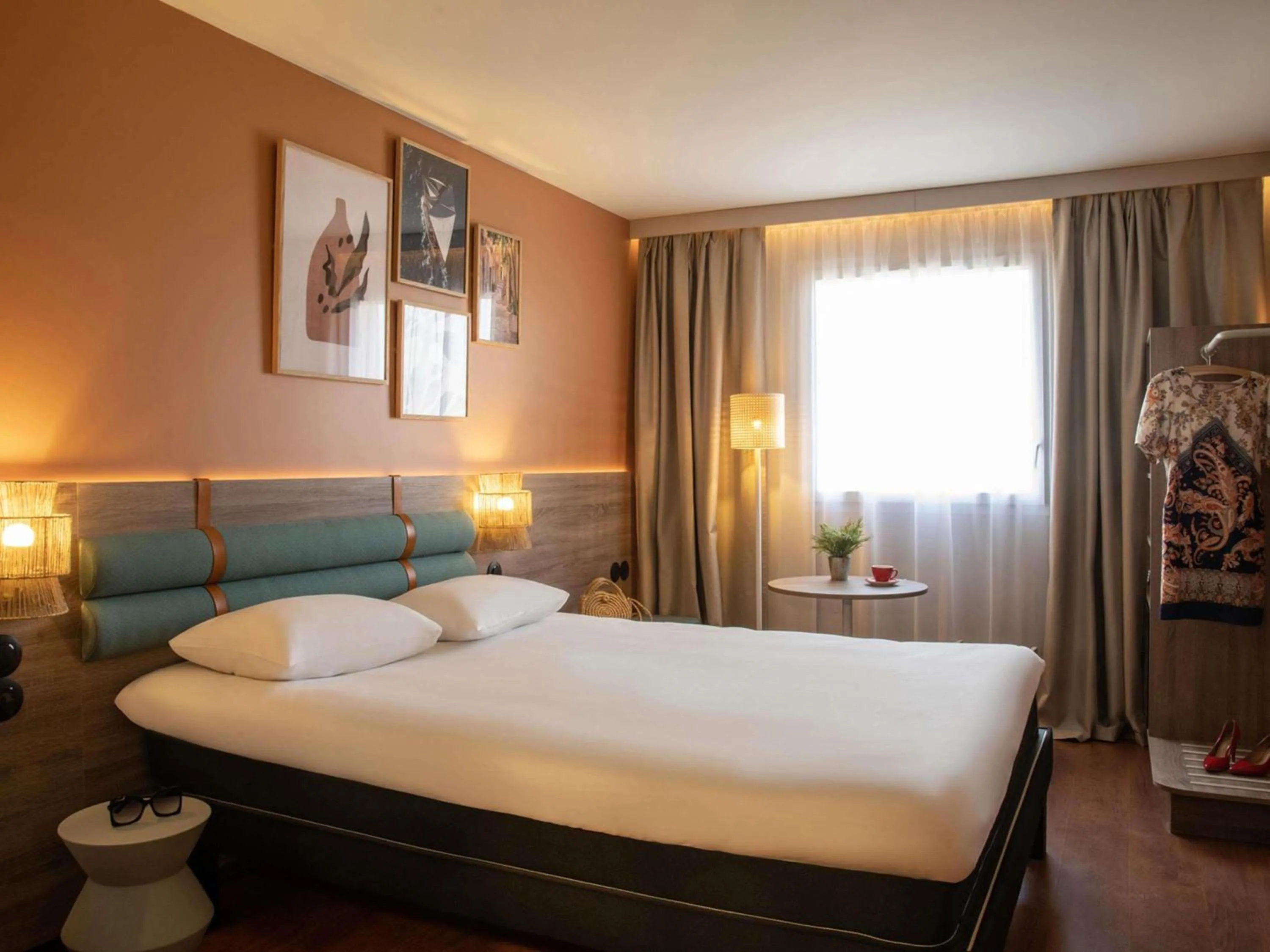 Bedroom, Bed in ibis Golfe de Saint-Tropez