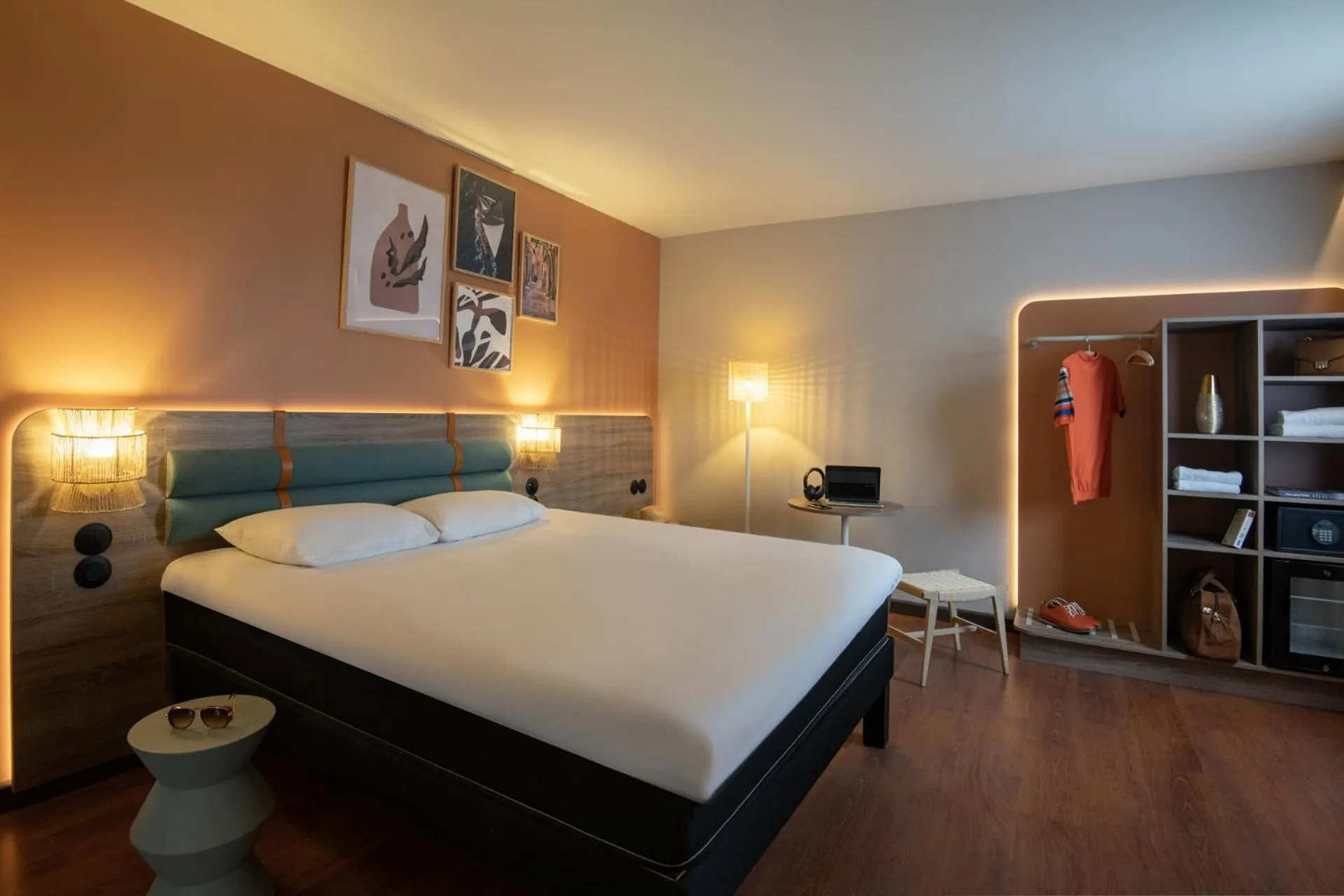 Bed in ibis Golfe de Saint-Tropez