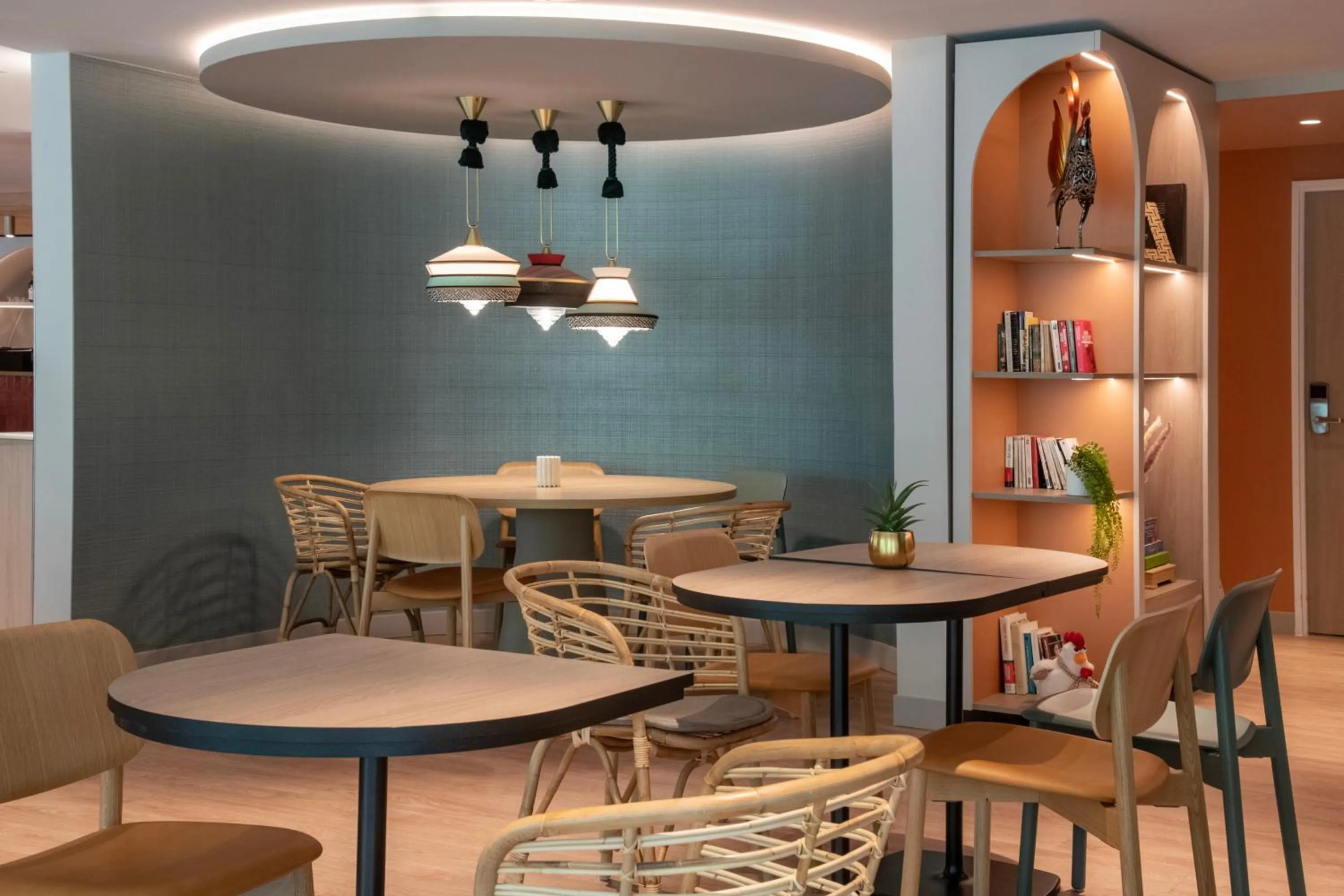 Seating area in ibis Golfe de Saint-Tropez