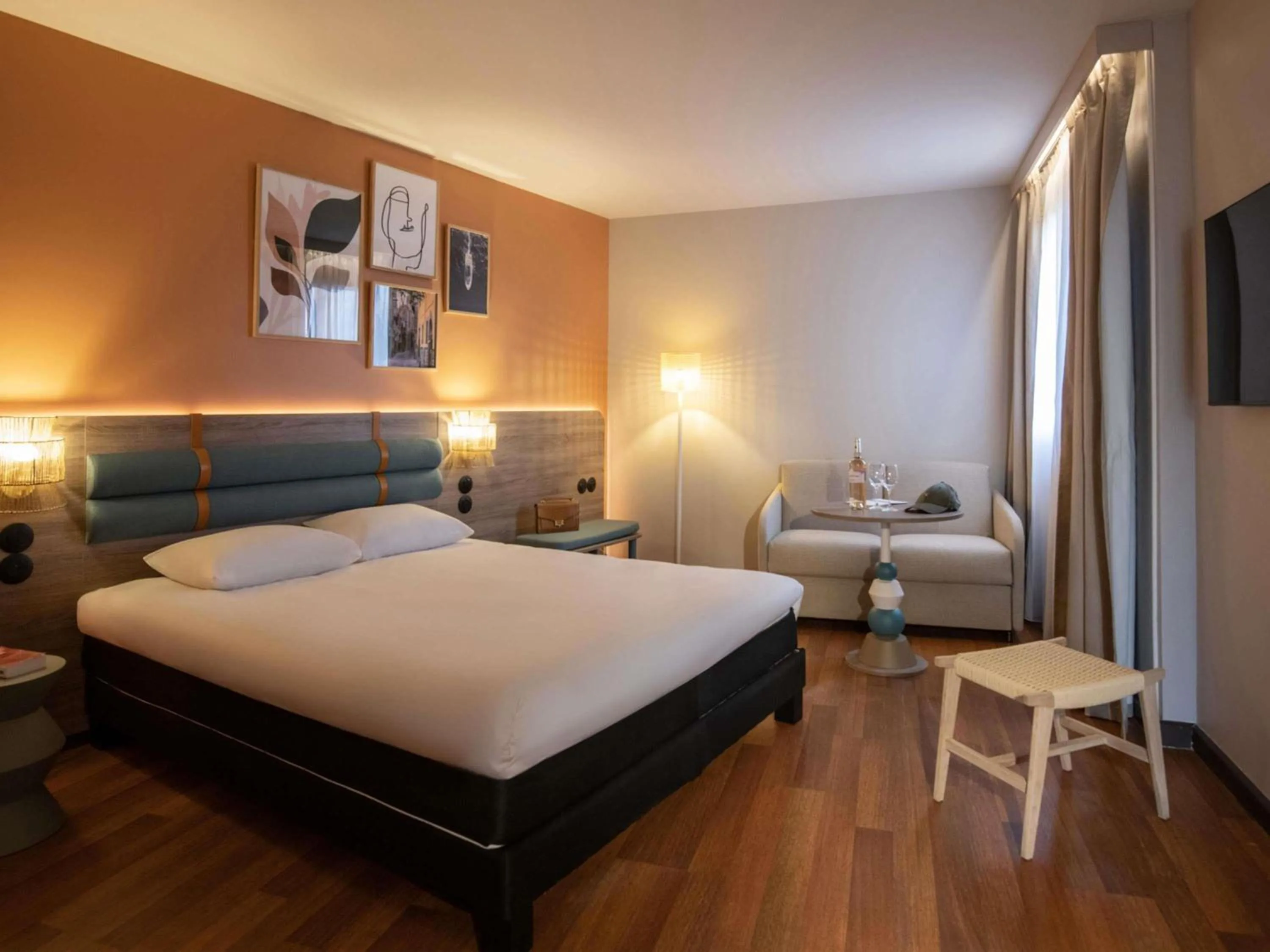 Bedroom, Bed in ibis Golfe de Saint-Tropez