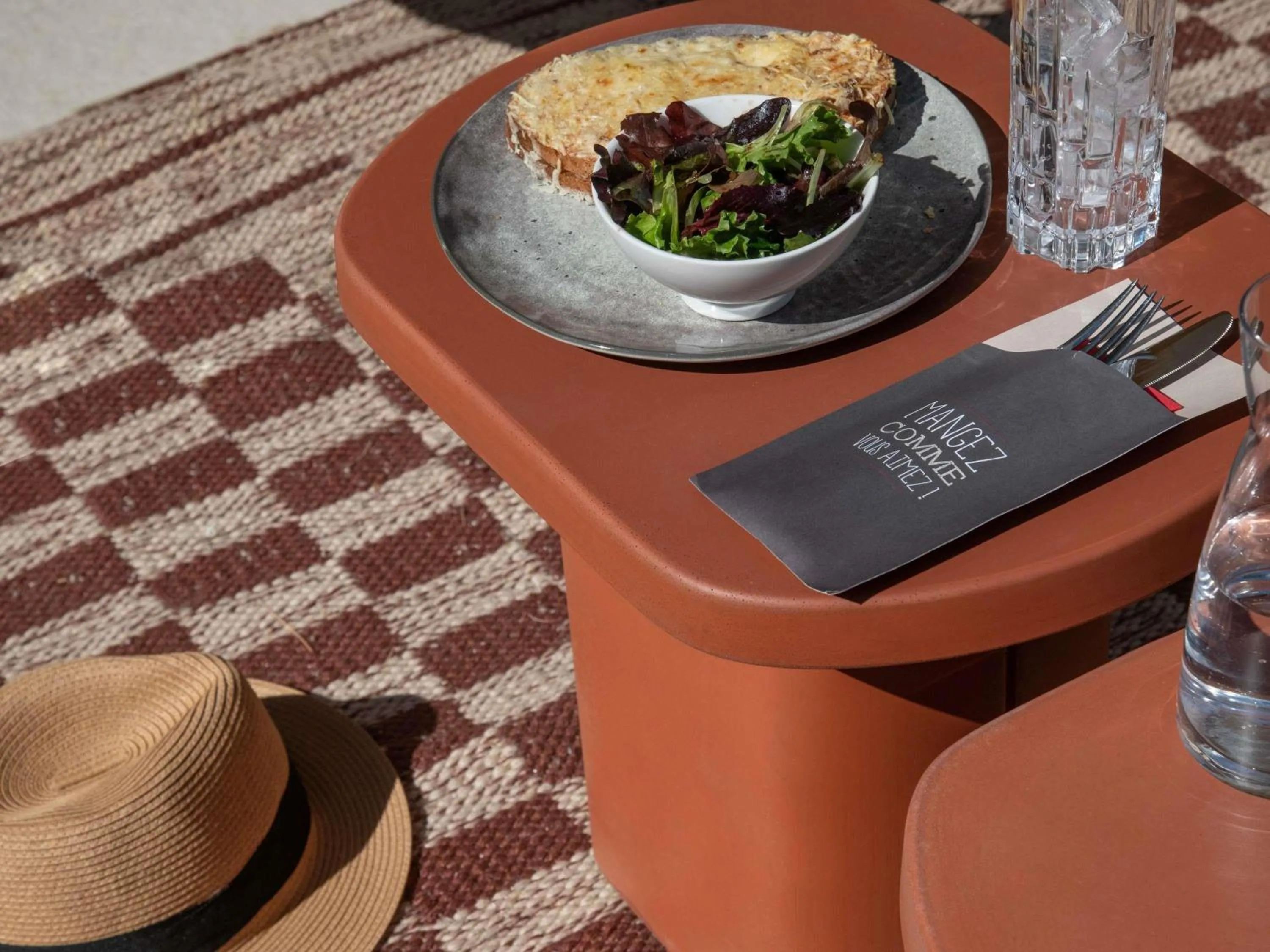 Lounge or bar in ibis Golfe de Saint-Tropez