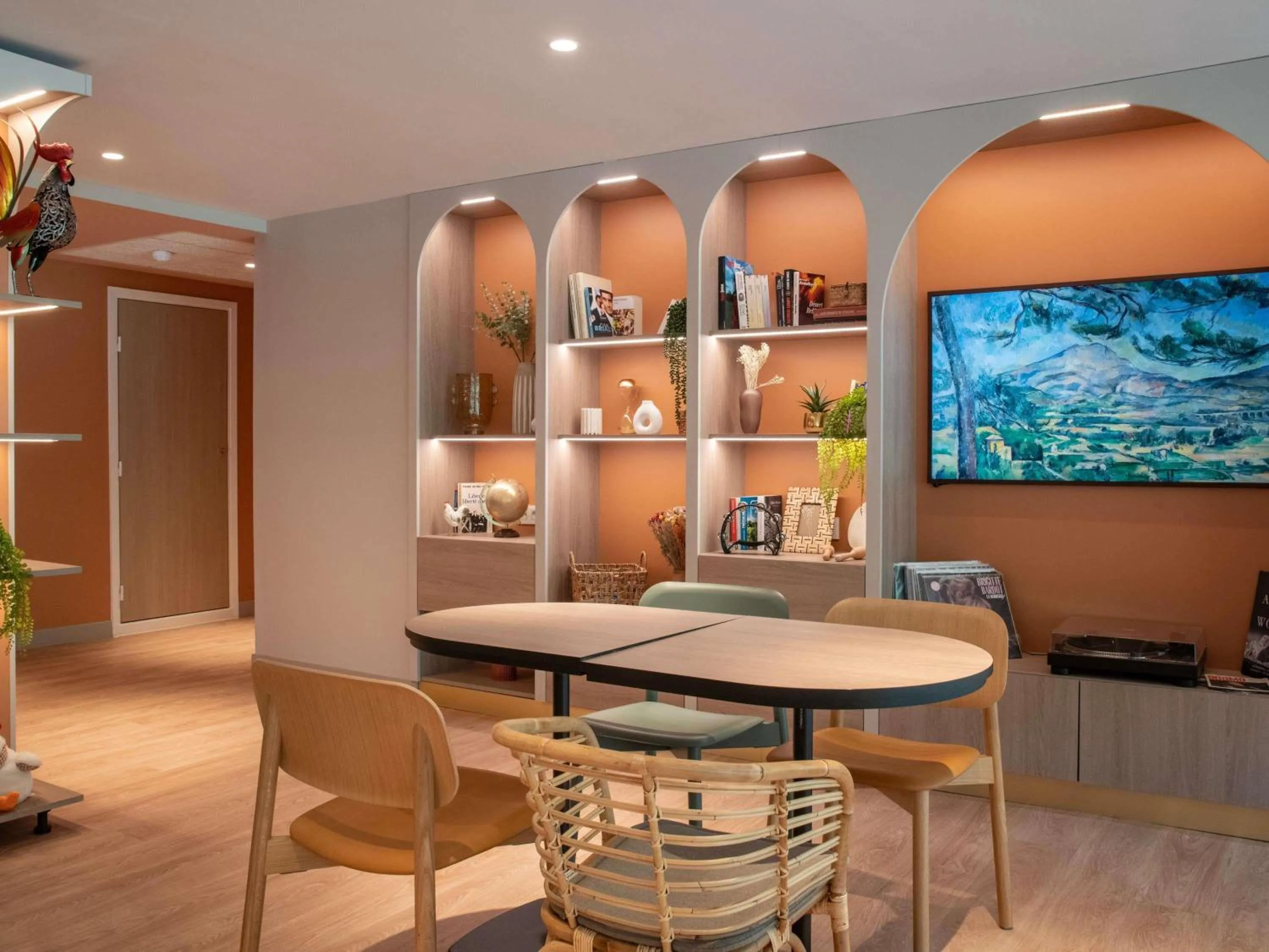 Lounge or bar in ibis Golfe de Saint-Tropez