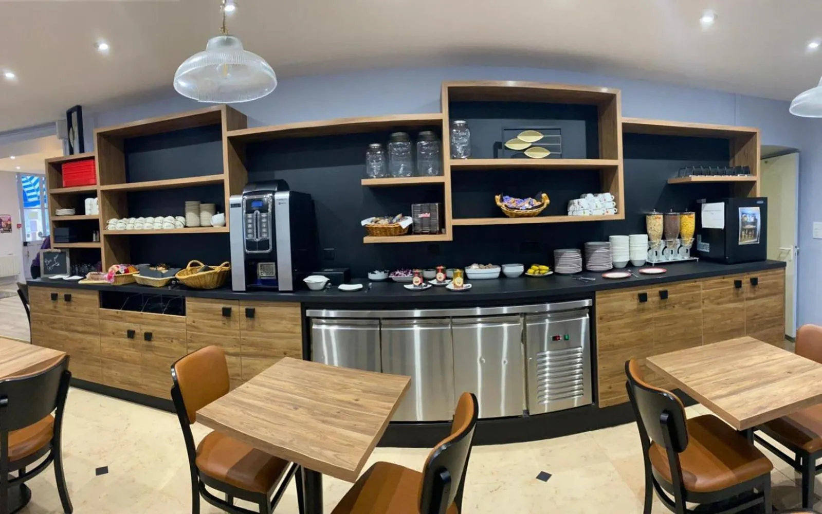 Breakfast in Logis Grand Hôtel De L'Europe