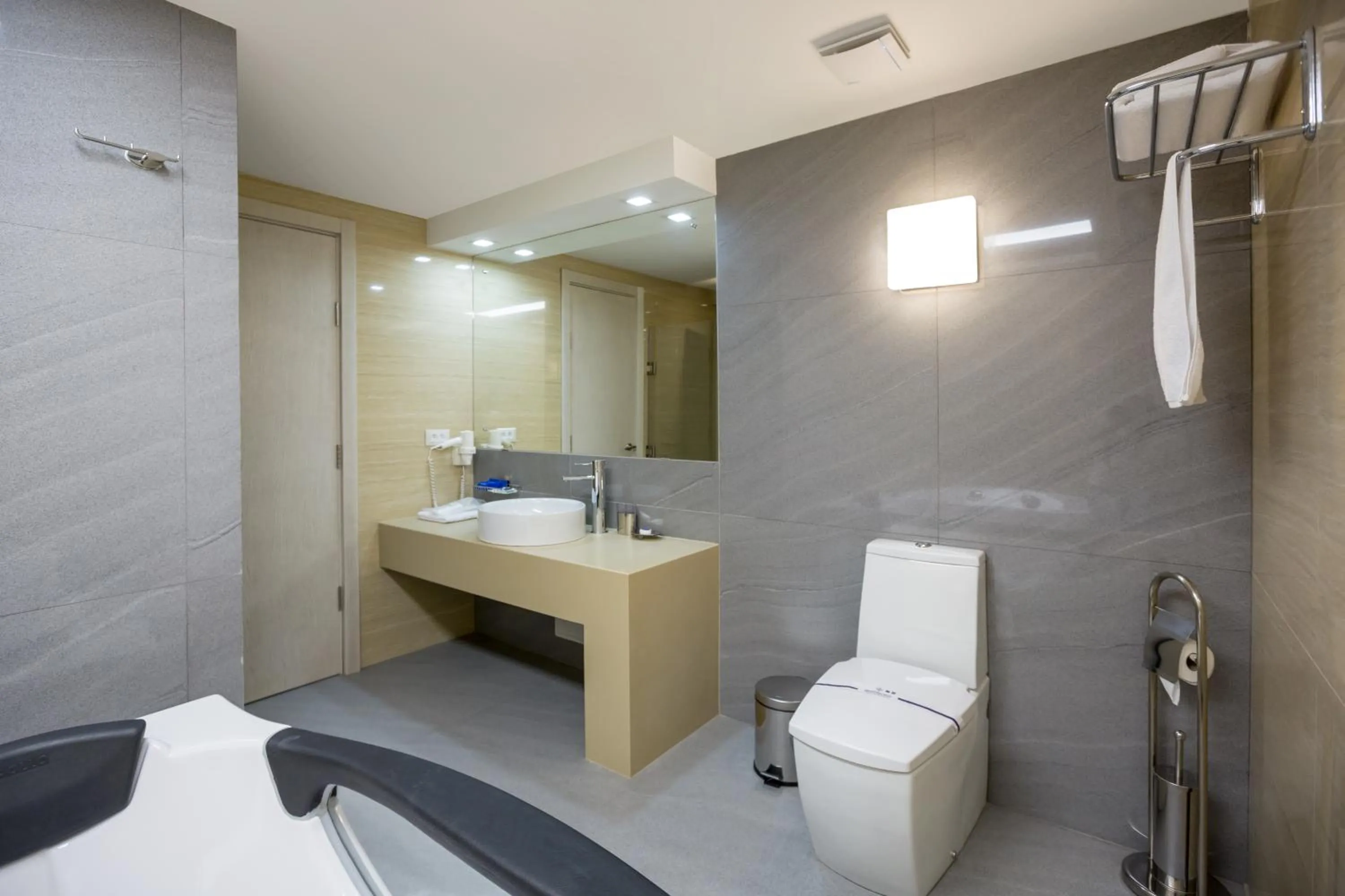 Shower in Atlantic Garden Resort