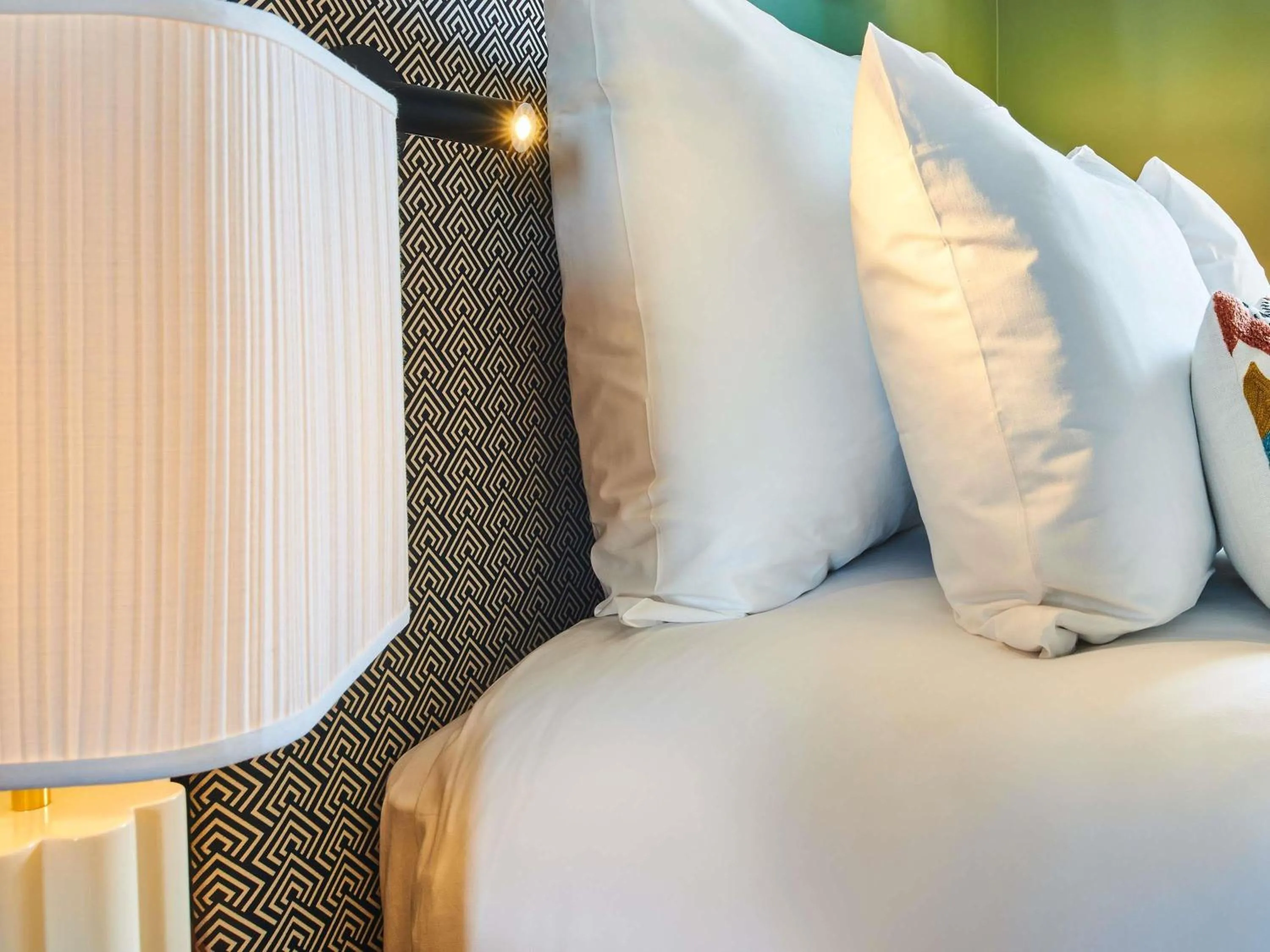 Bedroom, Bed in Mercure Paris Butte Montmartre Basilique