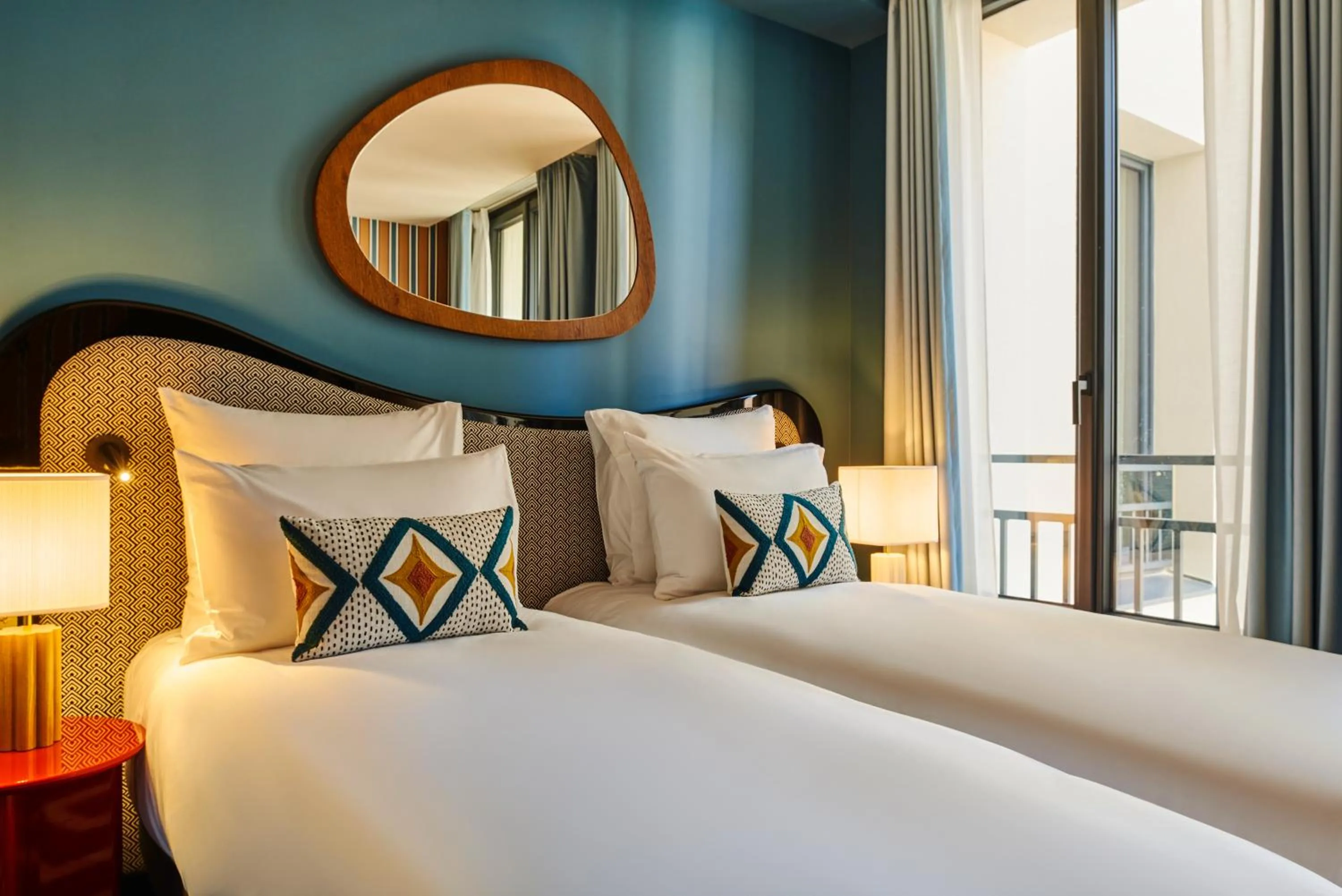 Bed in Mercure Paris Butte Montmartre Basilique