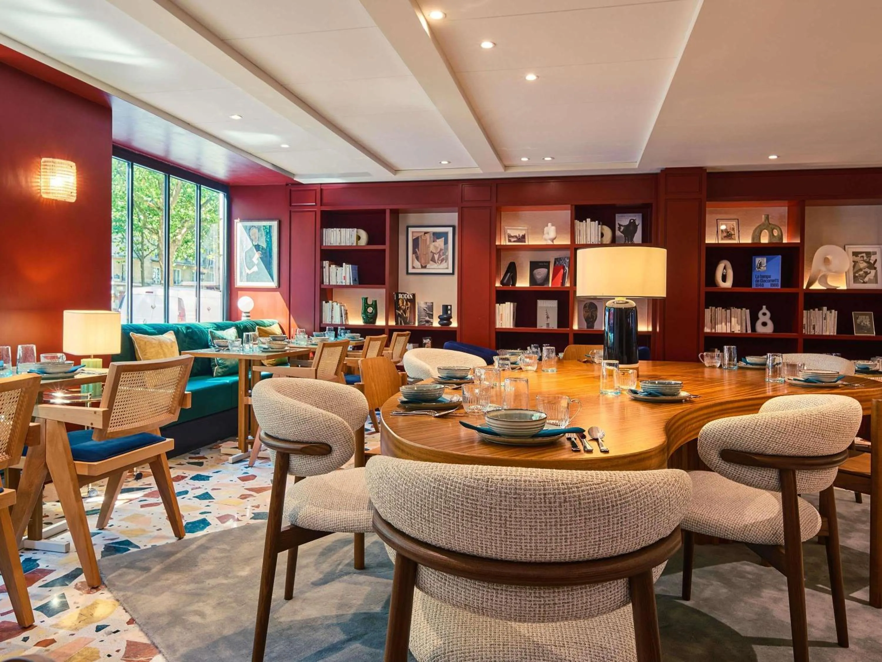 Property building in Mercure Paris Butte Montmartre Basilique