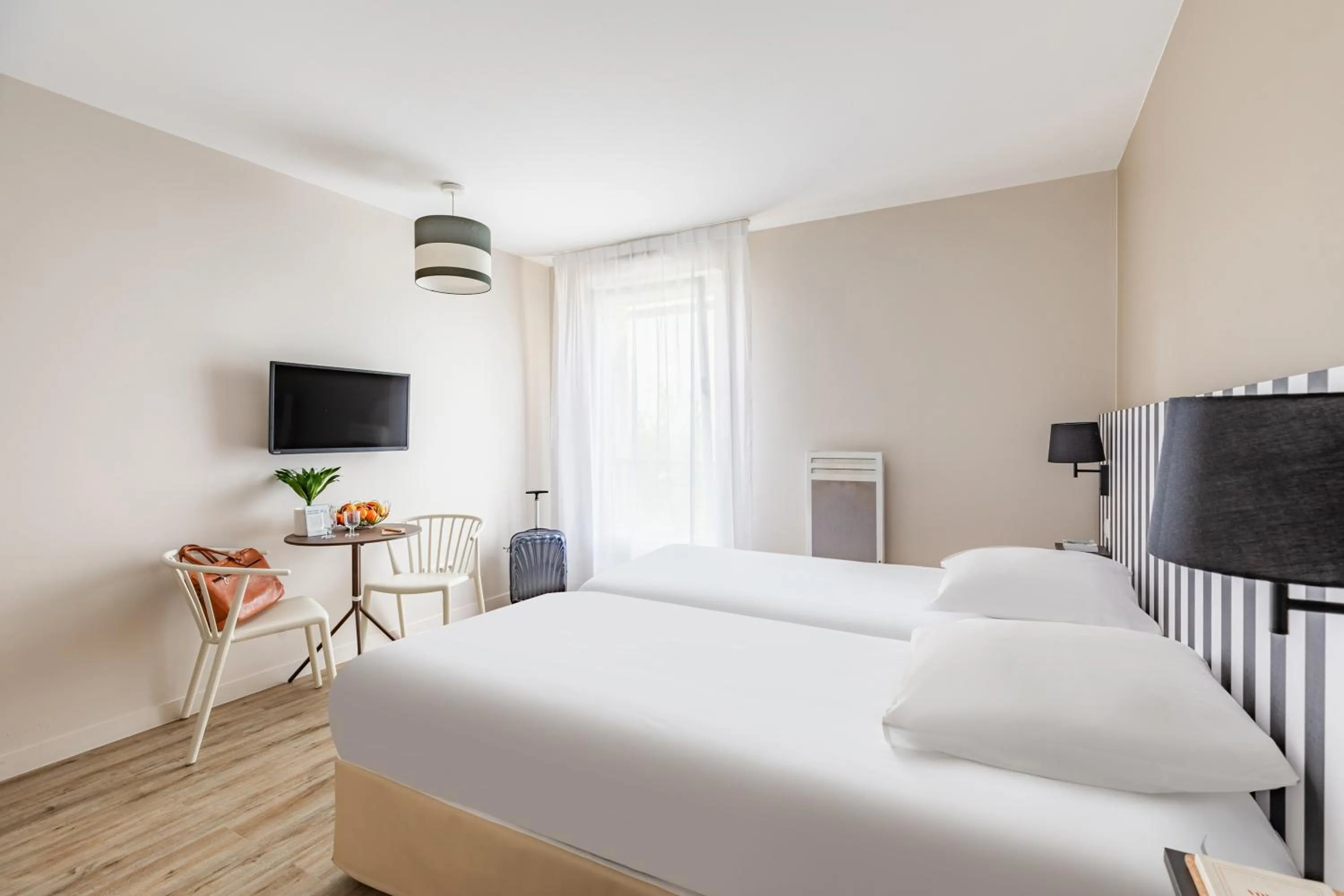 Bedroom, Bed in Appart'City Classic Reims Parc des Expositions