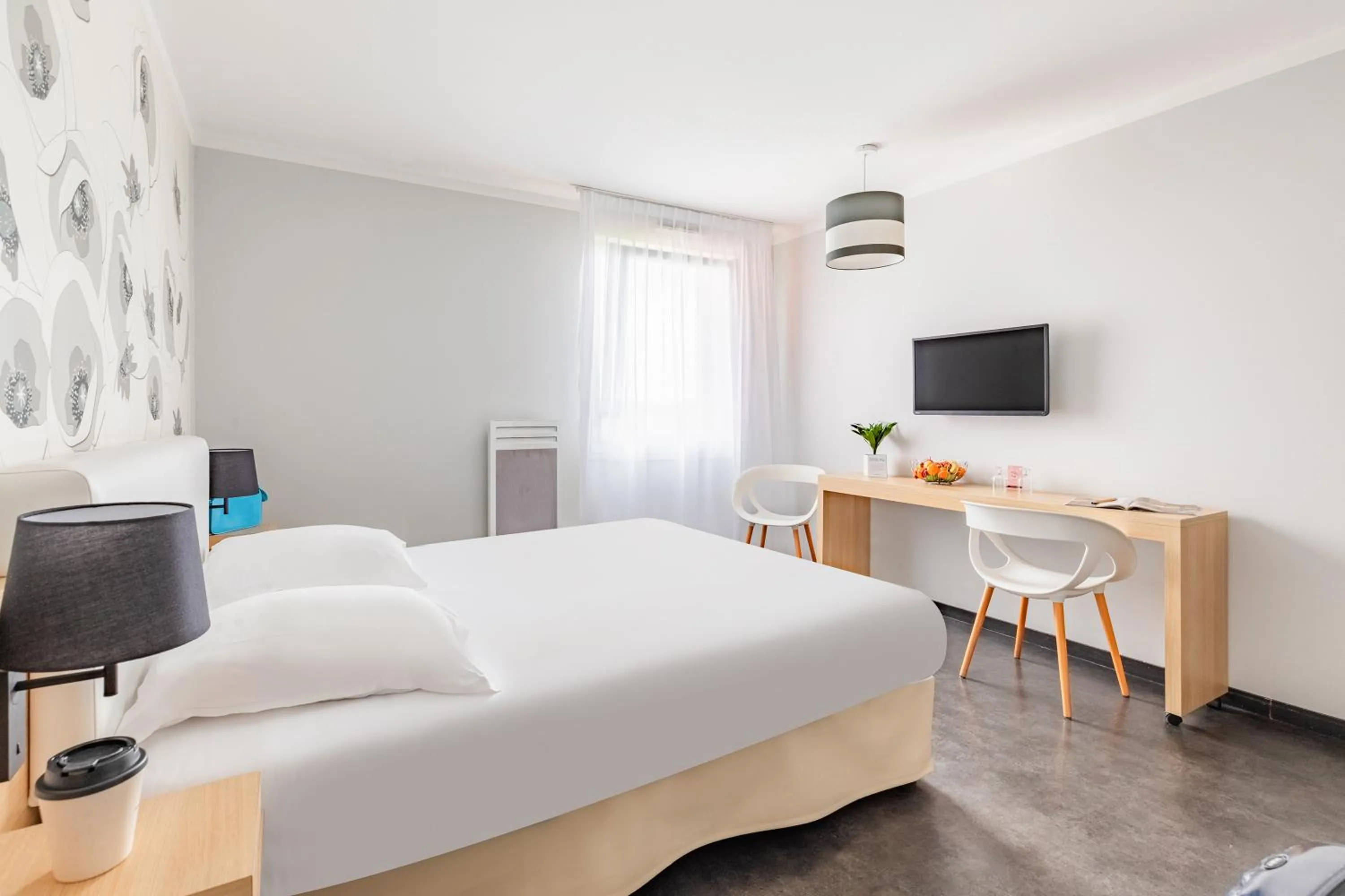 Bedroom, Bed in Appart'City Classic Reims Parc des Expositions