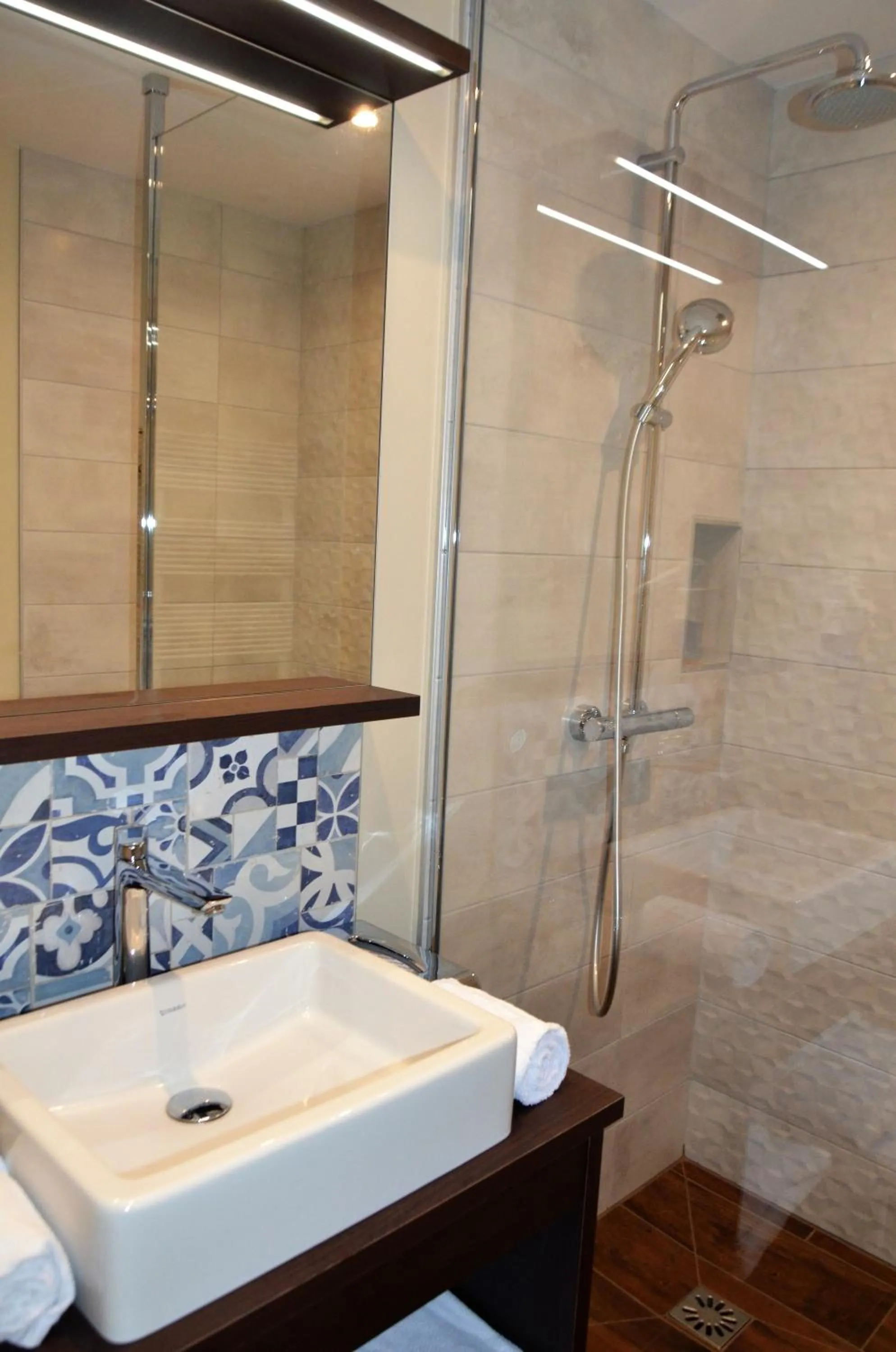 Shower in Castel Damandre - Demeures & Châteaux