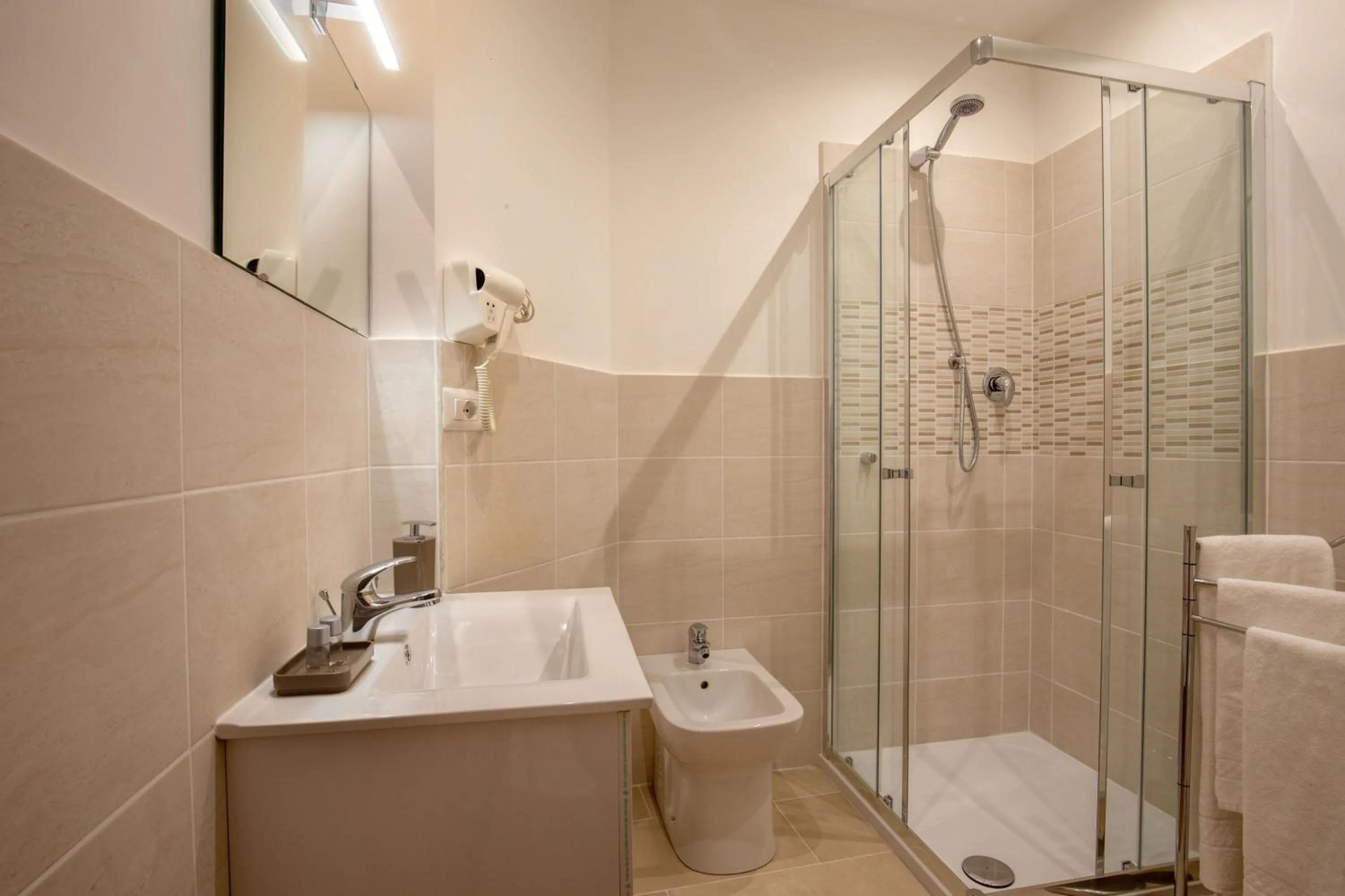 Bathroom in Domus Veneto Rome