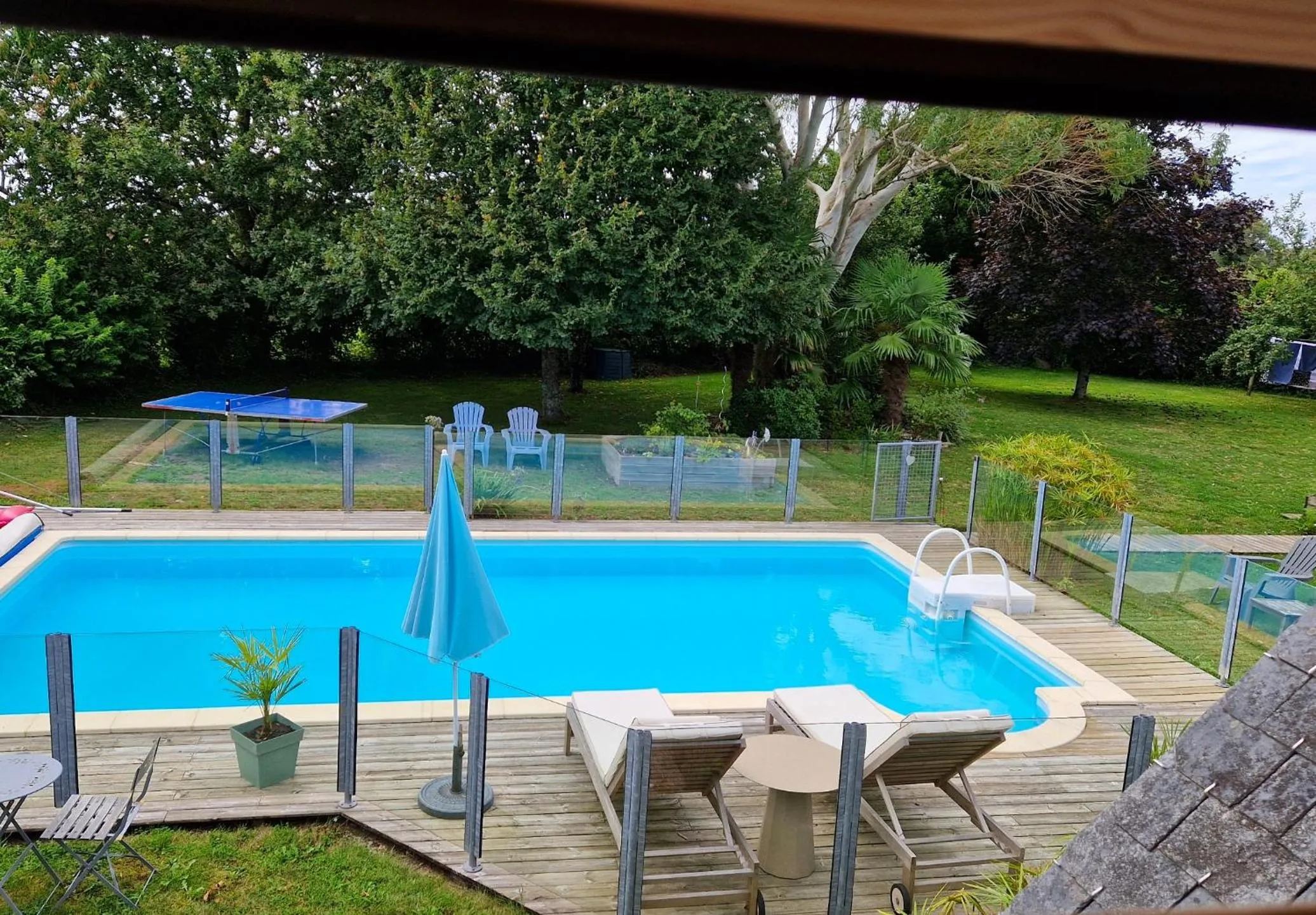 Pool view in LONGERE DE NIVINEN
