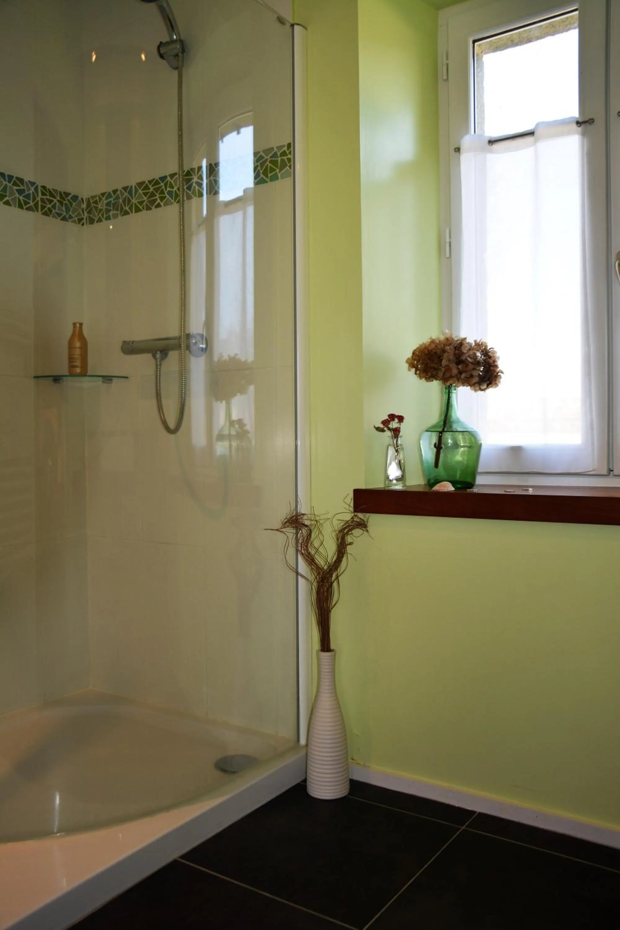 Shower in LONGERE DE NIVINEN