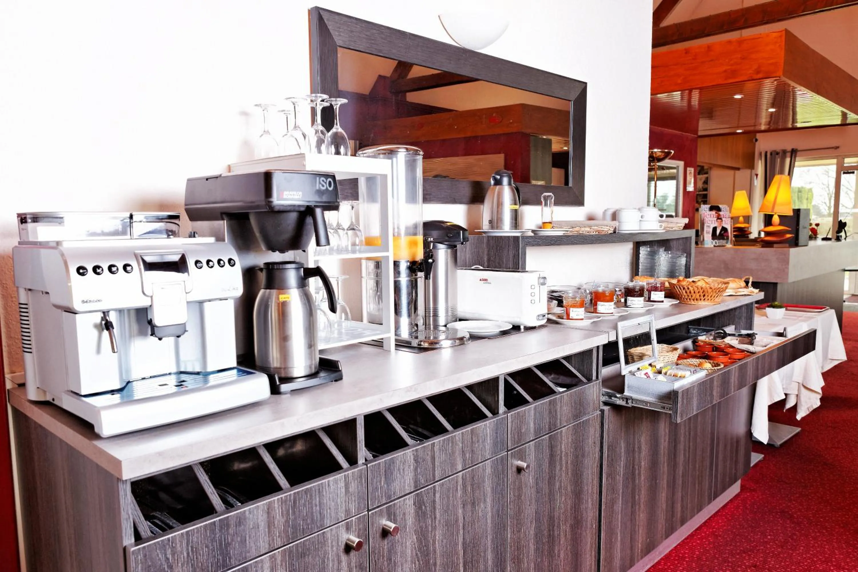 Food in Le Pavillon de Rouen