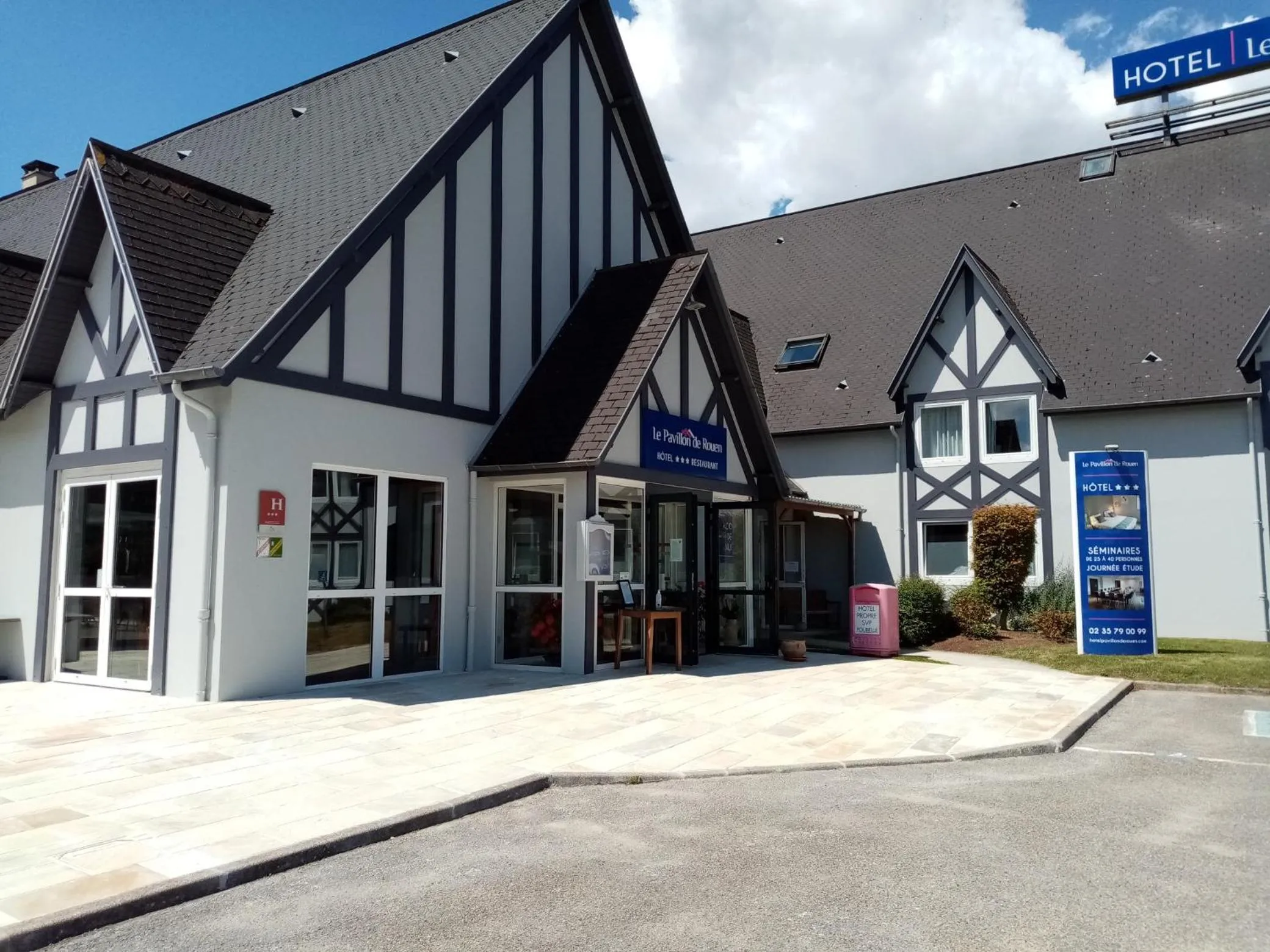 Property building in Le Pavillon de Rouen