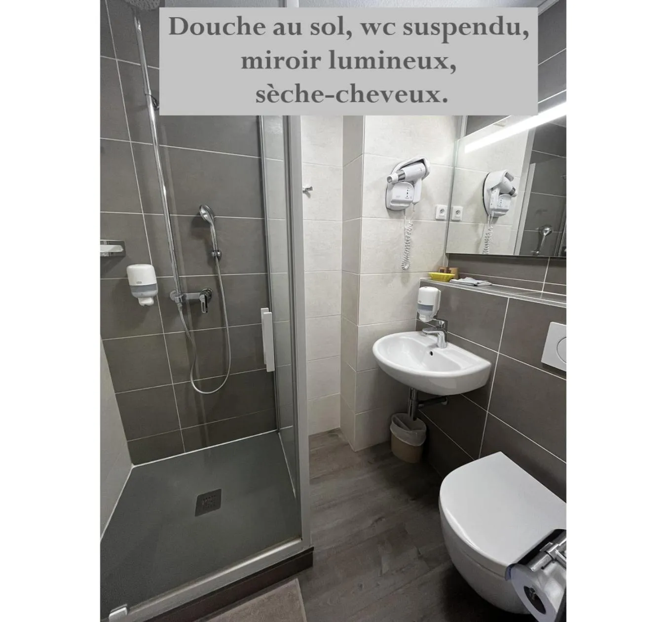 Bathroom in Le Pavillon de Rouen