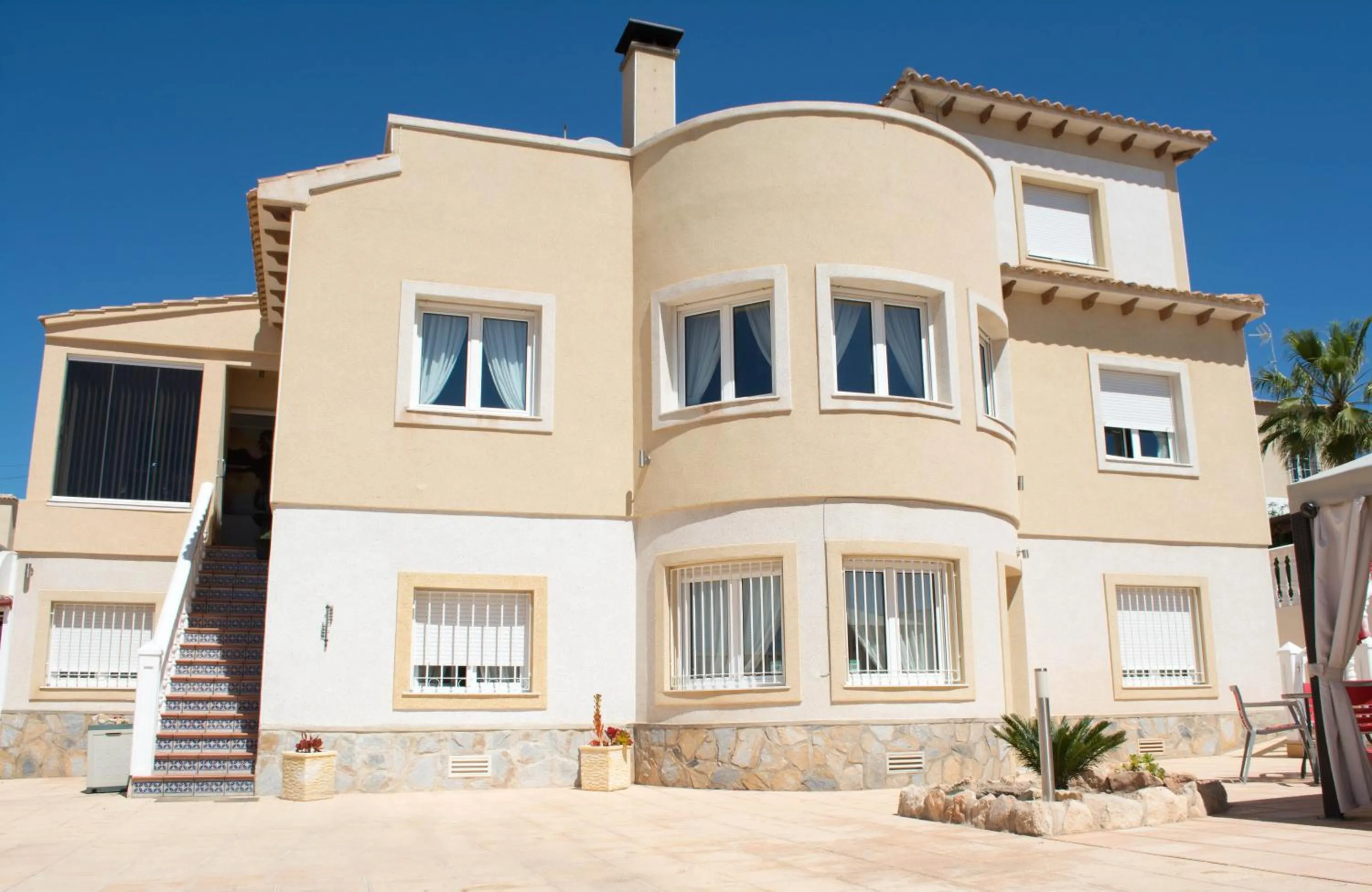 Facade/entrance in Casa Lanjaron