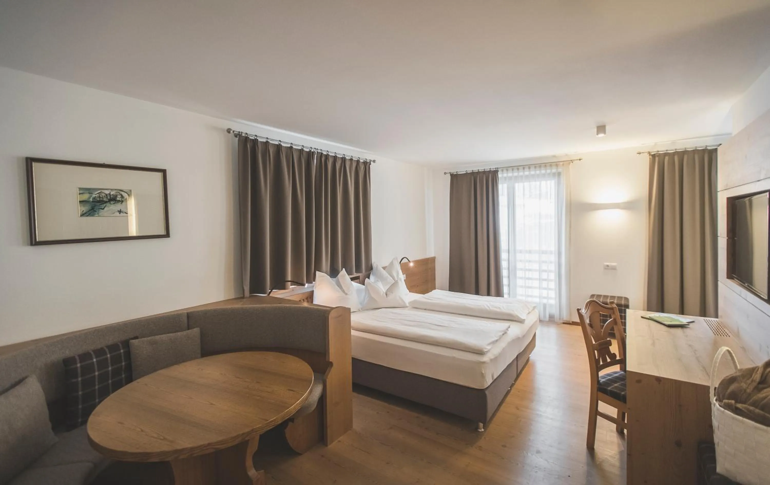 Bed in Hotel Alpenhof