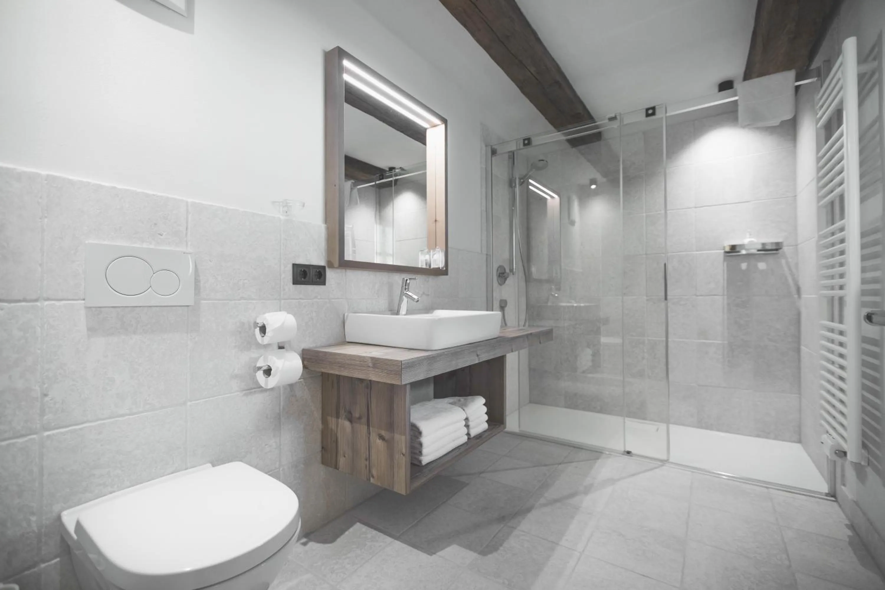 Shower in Hotel Alpenhof