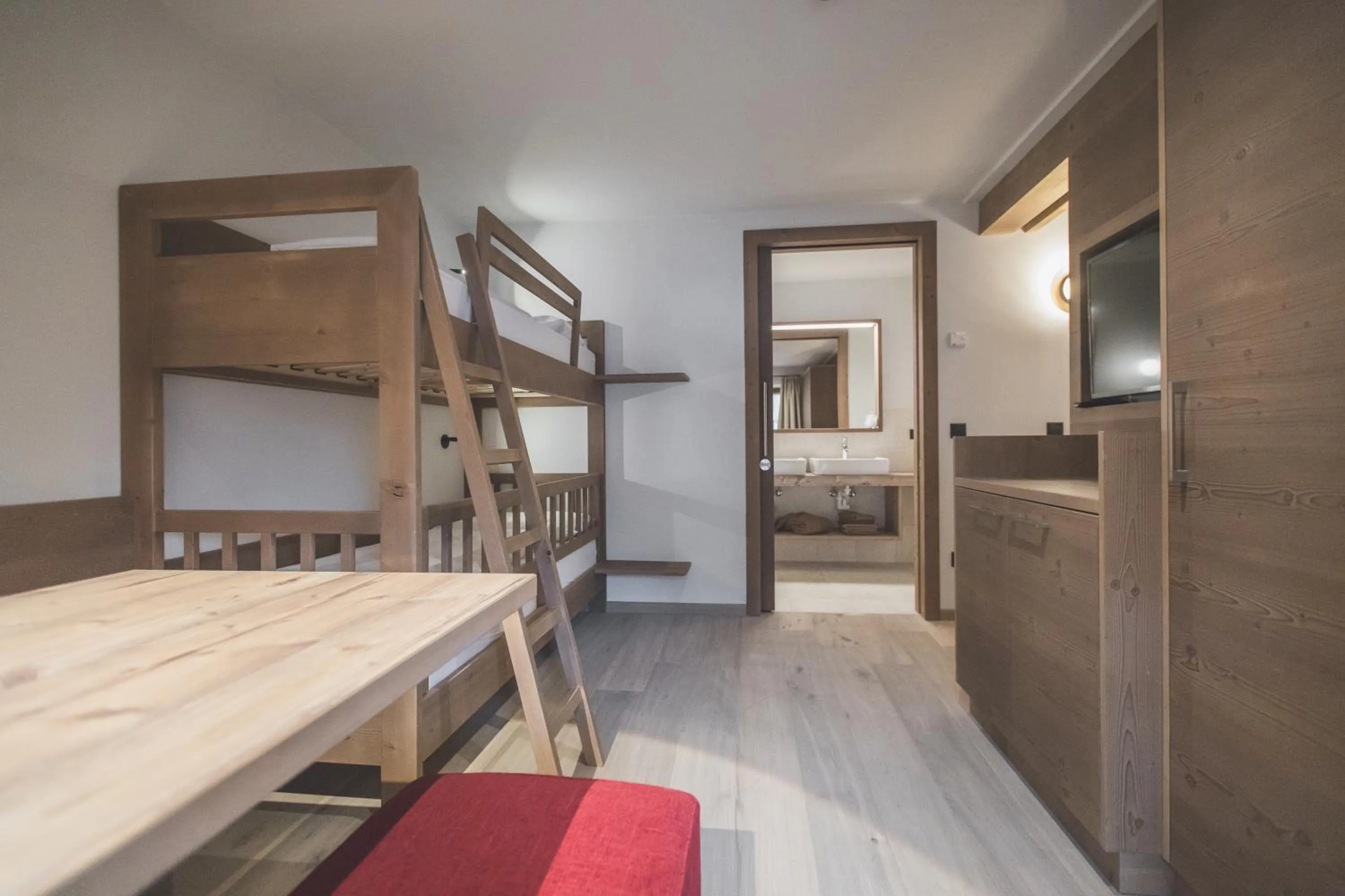 Bed in Hotel Alpenhof