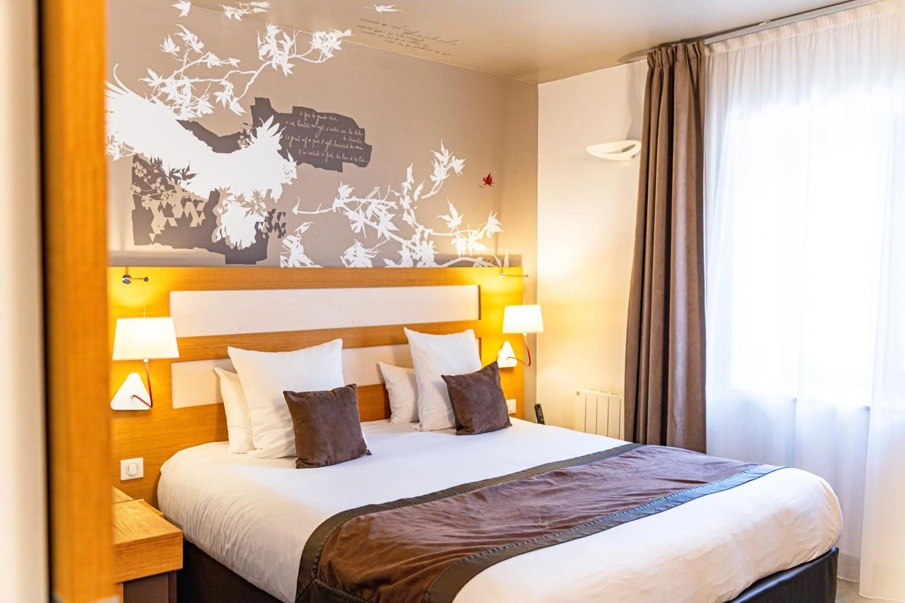 Photo of the whole room, Bed in Le Grand Aigle Hotel & Spa****