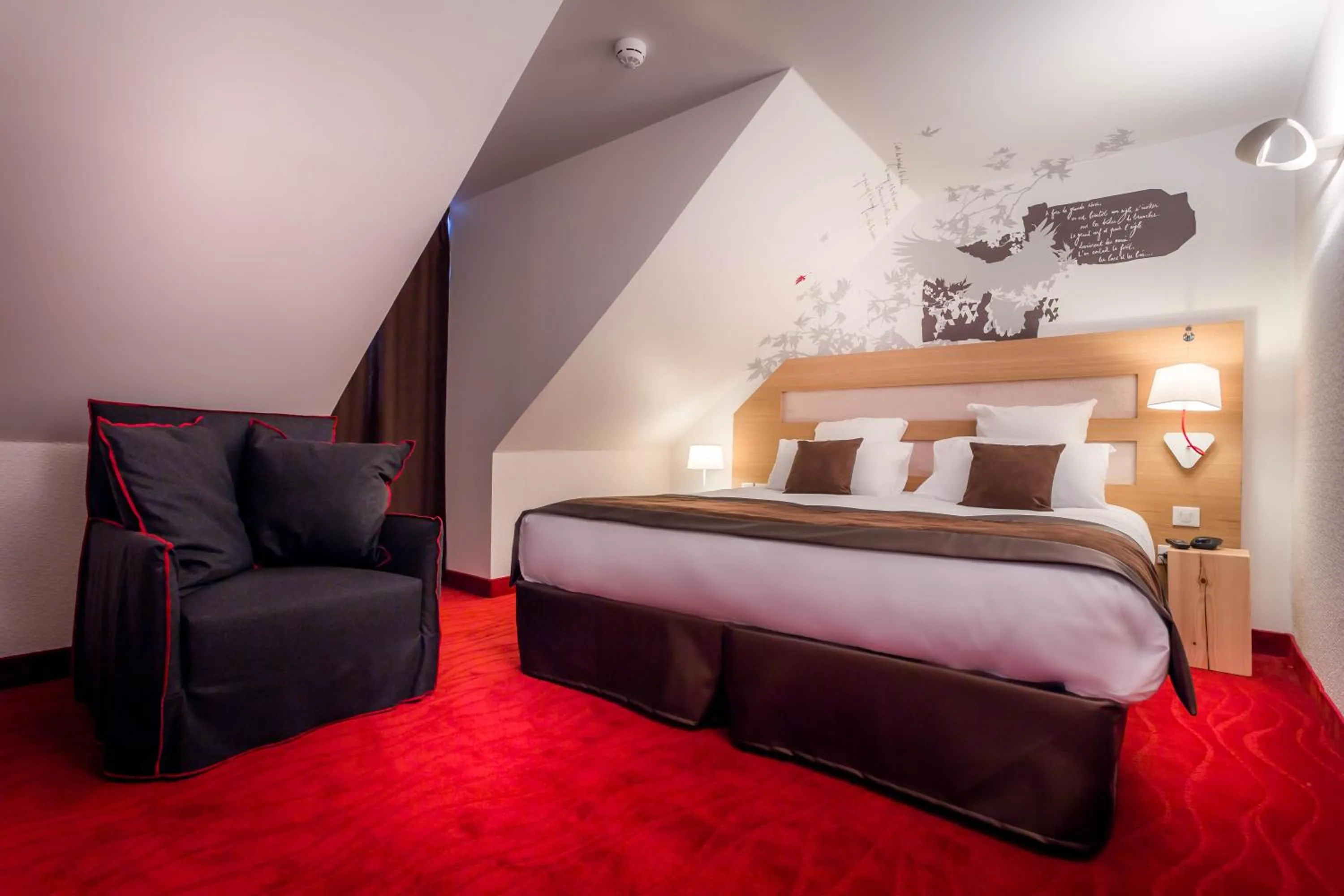 Photo of the whole room, Bed in Le Grand Aigle Hotel & Spa****