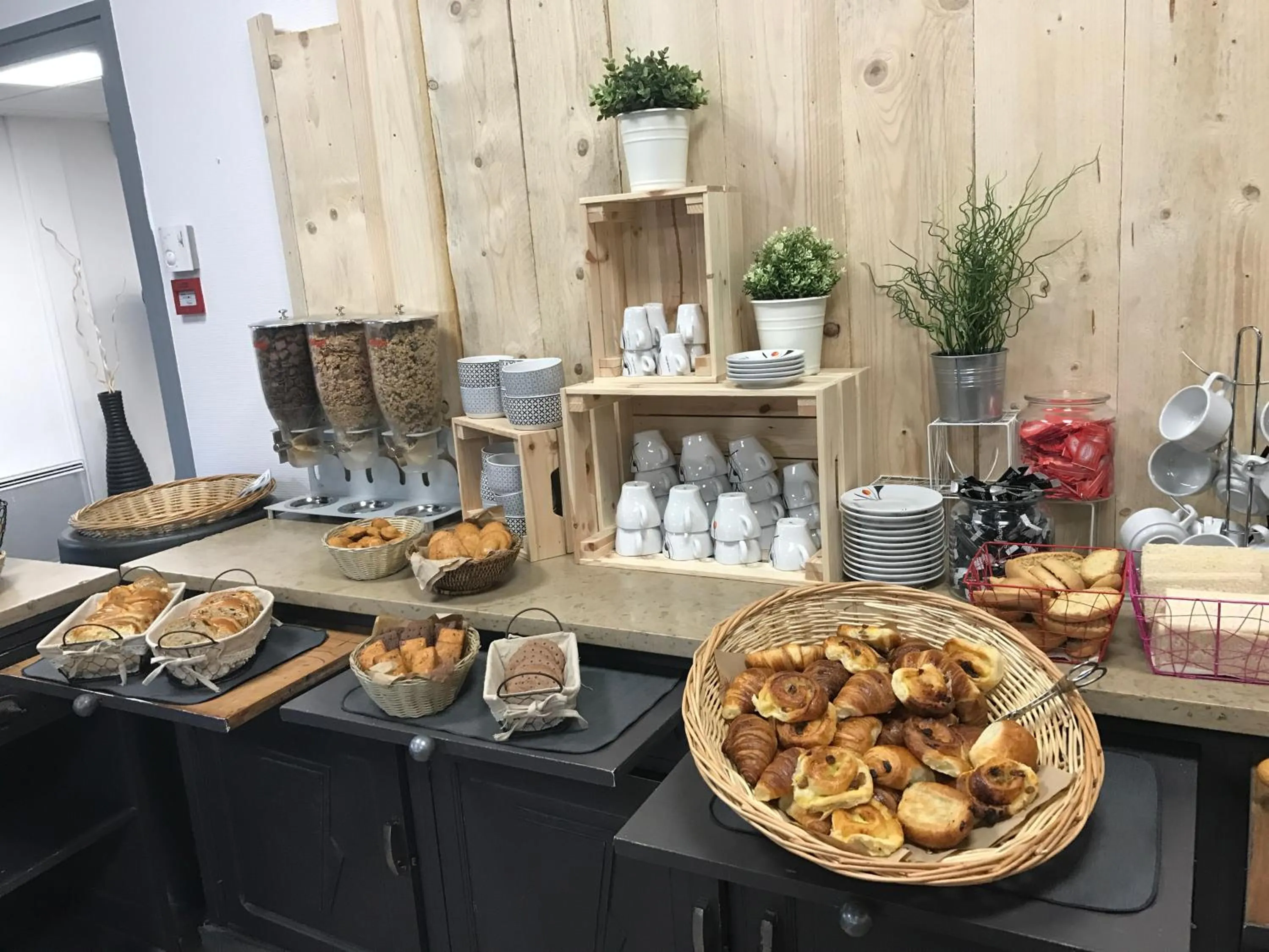 Buffet breakfast in Kyriad Direct Agen