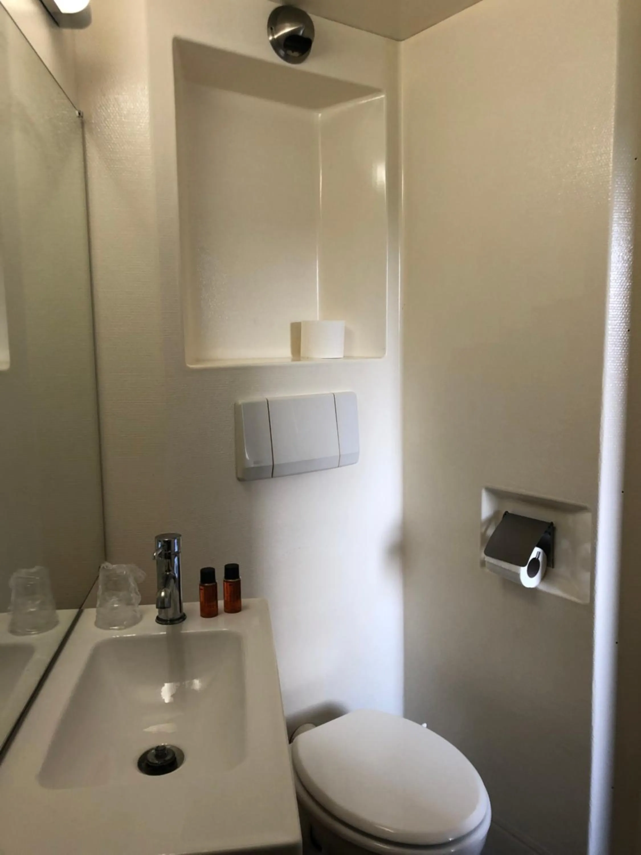 Bathroom in Kyriad Direct Agen